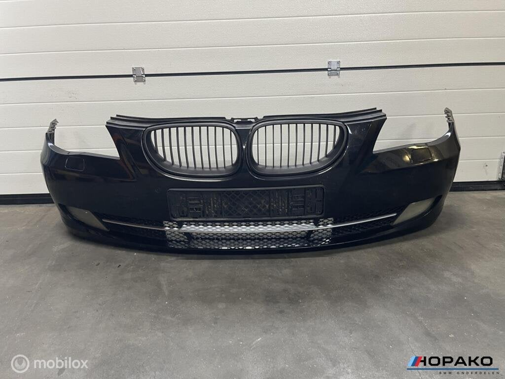 Voorbumper BMW 5 serie E60 E61 | Schwarz II, Gebruikt, Einsteinlaan 5, Rijswijk, Voor, Ophalen of Verzenden