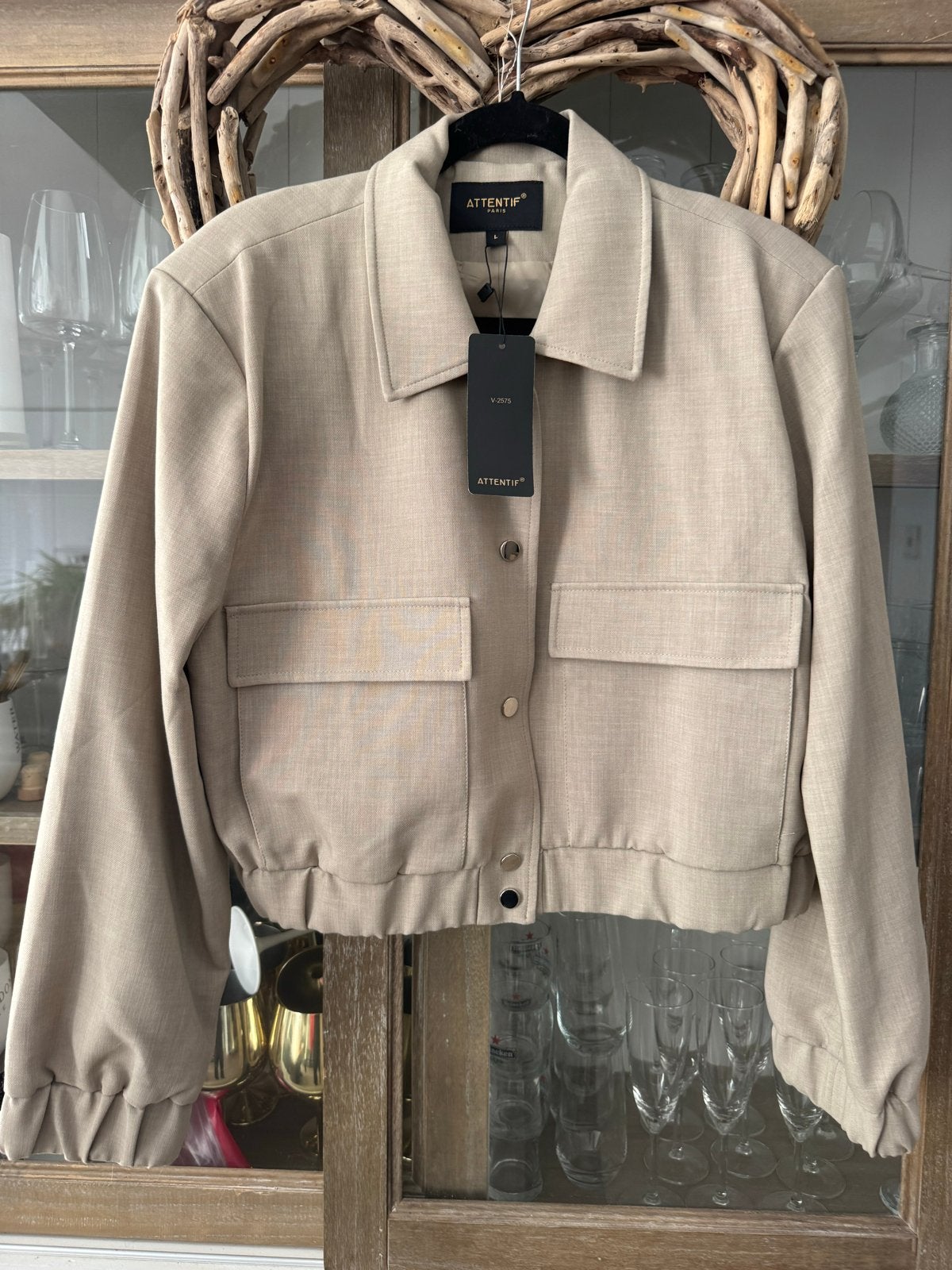 Nieuw Attentif Paris Jasje Maat L Taupe met kaartje, Beige, Maat 42/44 (L), Nieuw, Ophalen of Verzenden