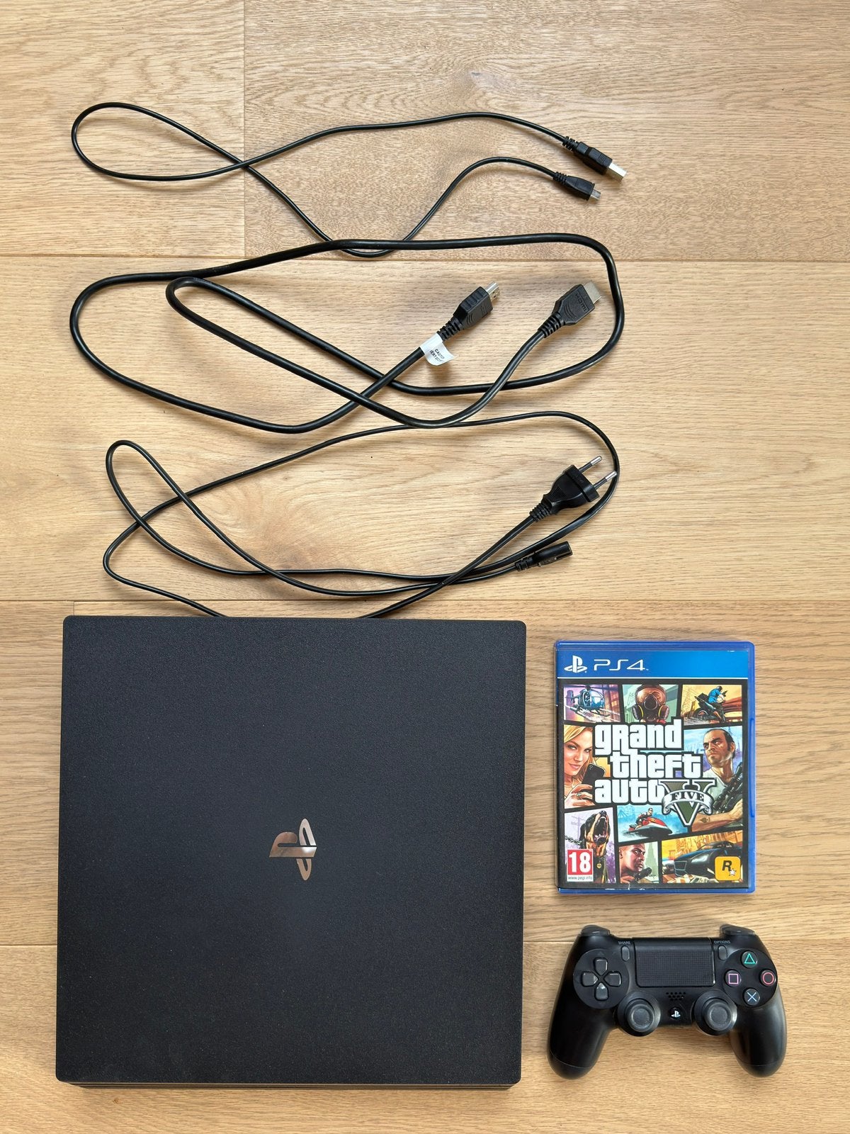 PlayStation 4 Pro incl controller + bekabeling + GTA 5, Spelcomputers en Games, Spelcomputers | Sony PlayStation 4, Ophalen, Met games