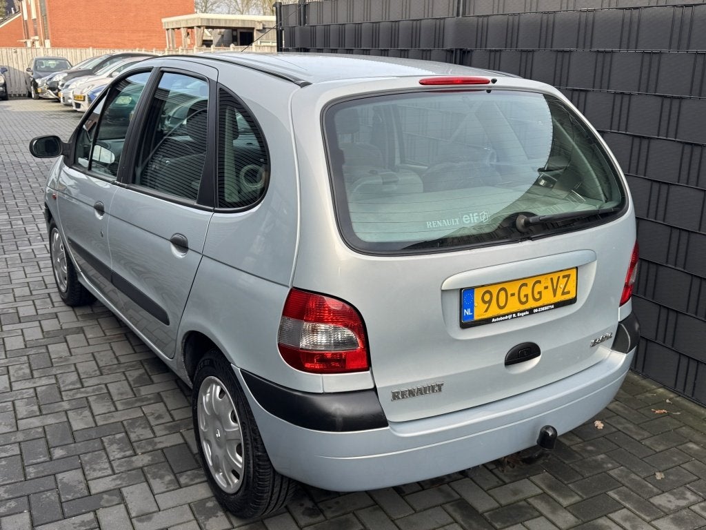 Renault Scénic 1.6-16V RXE| AIRCO| TREKHAAK| APK| NAP| NETT, Auto's, Voorwielaandrijving, Renault, Handgeschakeld, 108 pk