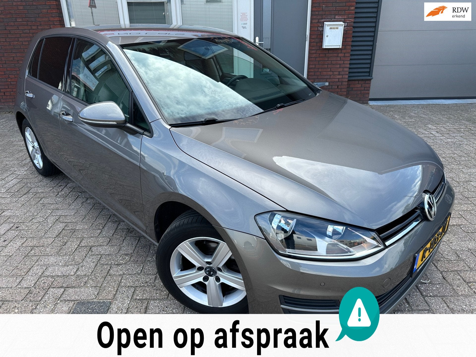 Volkswagen Golf 1.2 TSI Highline / Navi / Camera / PDC / Cli, Auto's, Volkswagen, Euro 5, Stof, Gebruikt, 4 cilinders