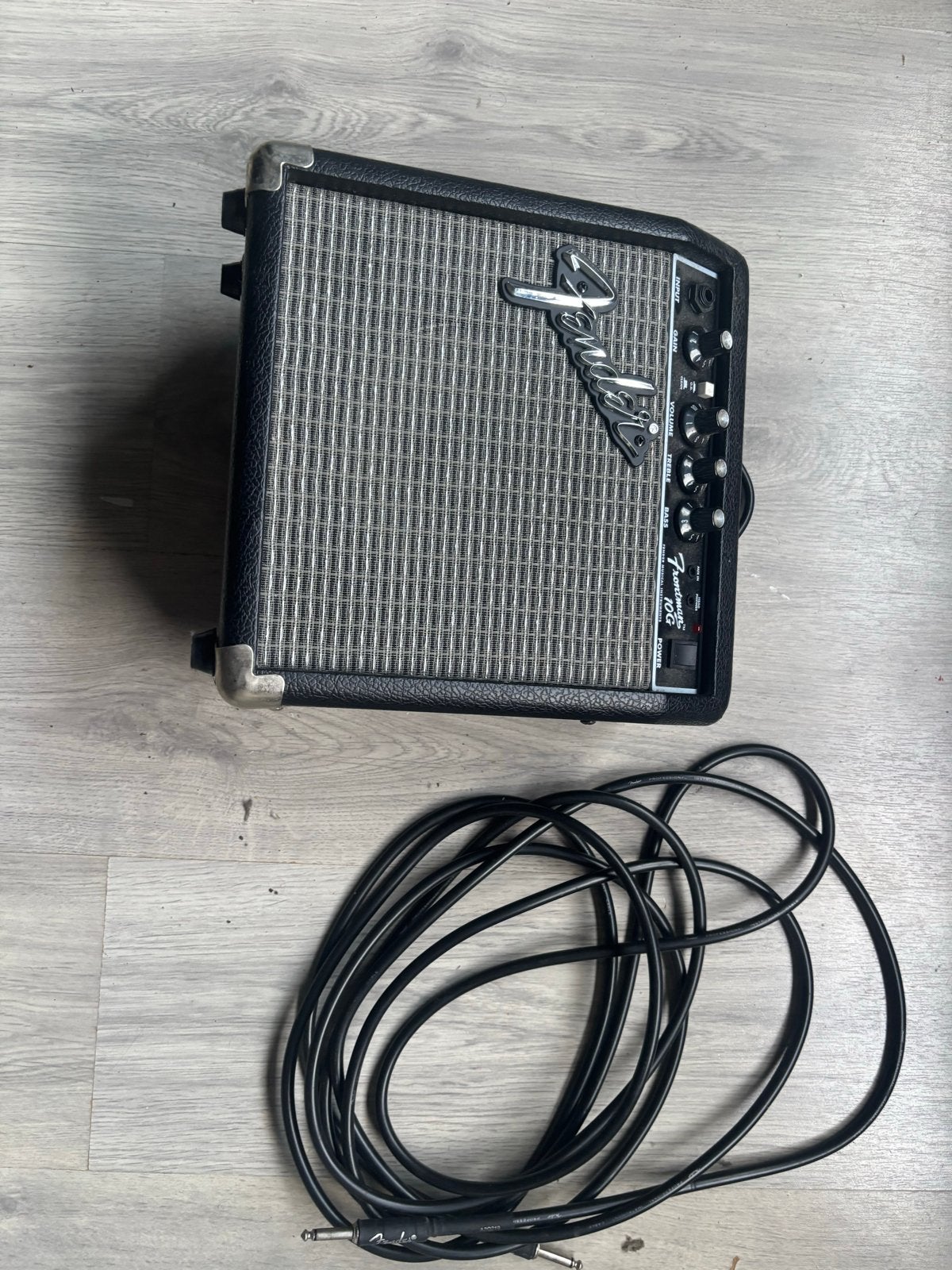 Fender Frontman 10G Gitaarversterker met kabel, Muziek en Instrumenten, Ophalen of Verzenden, Zo goed als nieuw, Gitaar, Minder dan 50 watt