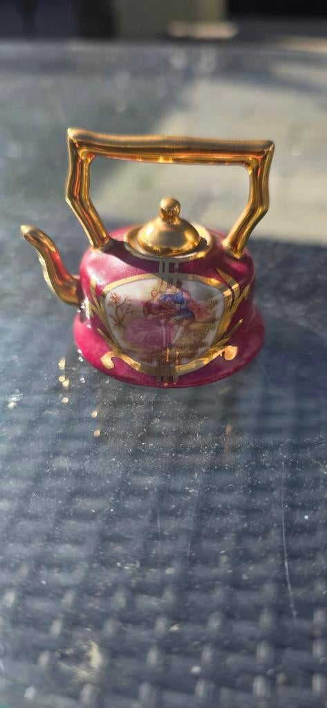 Thee potje miniatuurmodel, Verzamelen, Swarovski, Ophalen of Verzenden, Figuurtje