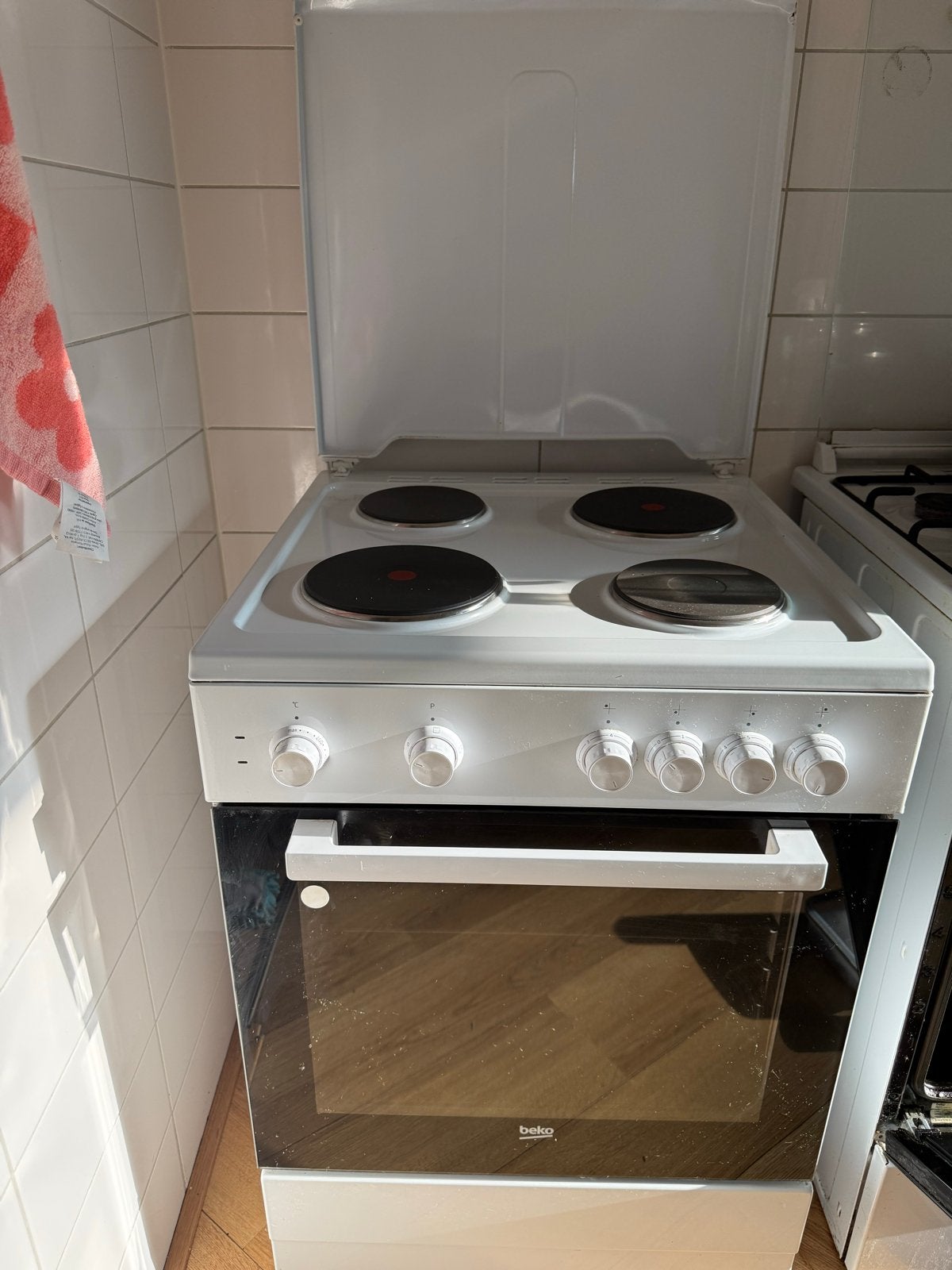 Beko Elektrisch Fornuis met Oven - Wit, Ophalen, 60 cm of meer, Nieuw, 4 kookzones