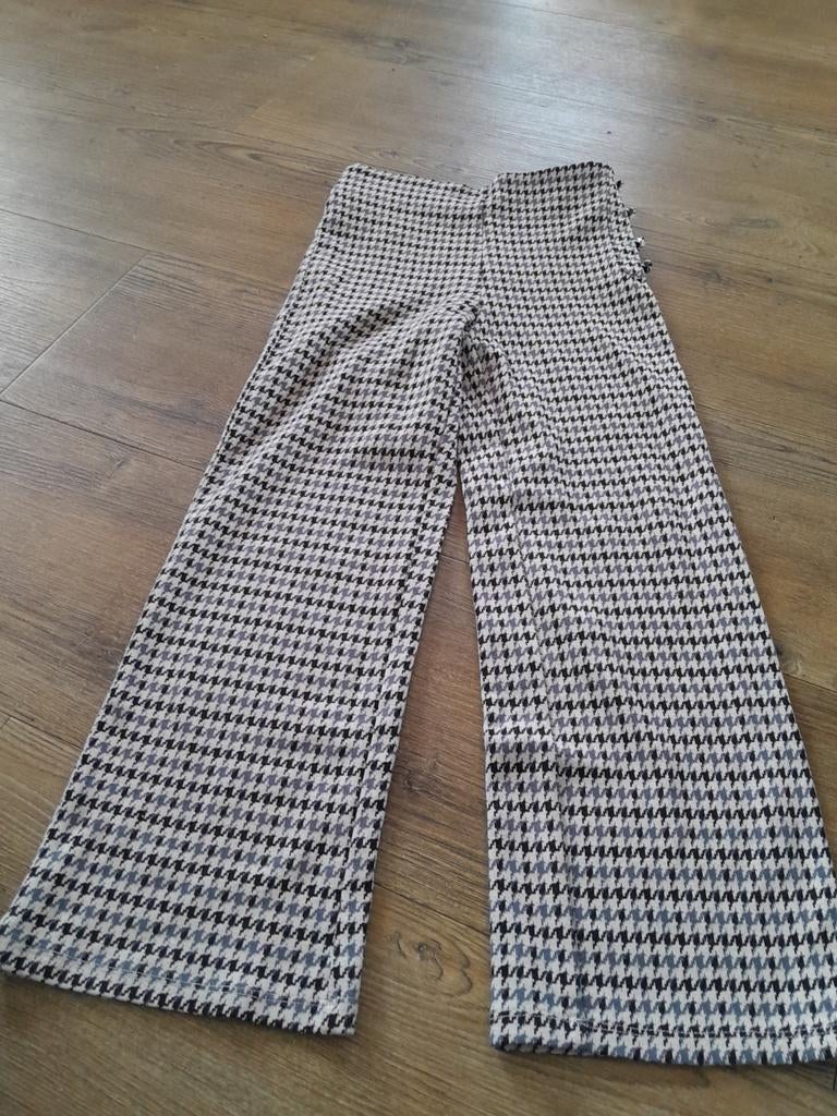 Wijde broek mt 134-140, Broek, Gebruikt, Meisje, Ophalen of Verzenden