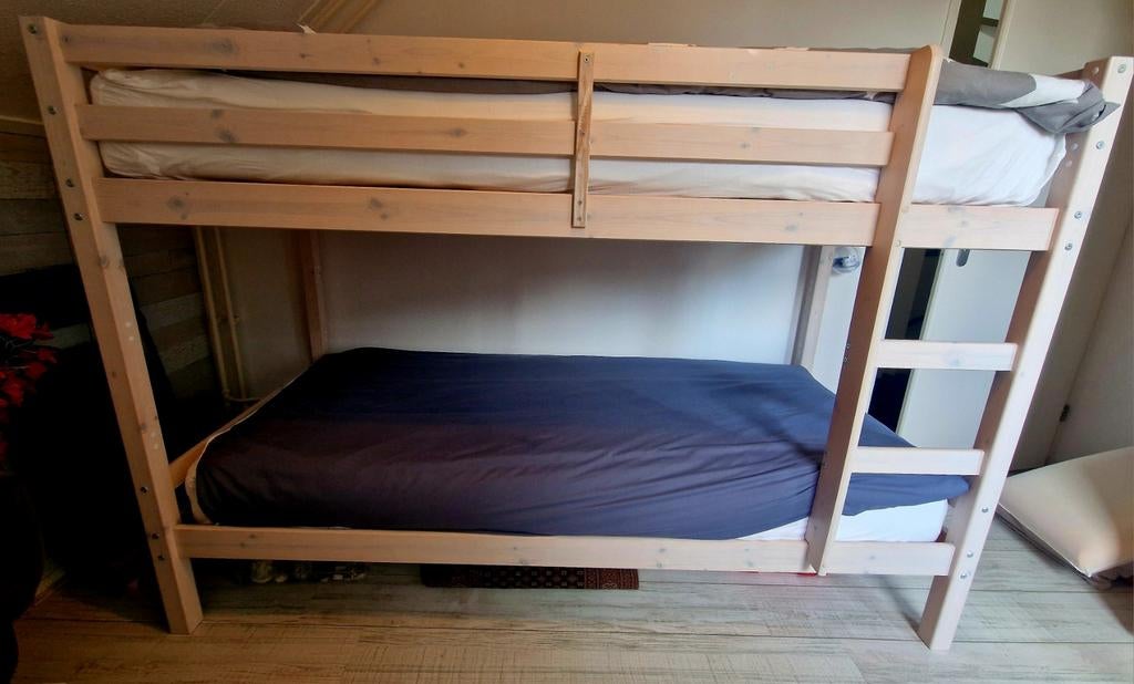 Stevig stapelbed inkl.matrassen, Ophalen of Verzenden, Zo goed als nieuw, Stapelbed