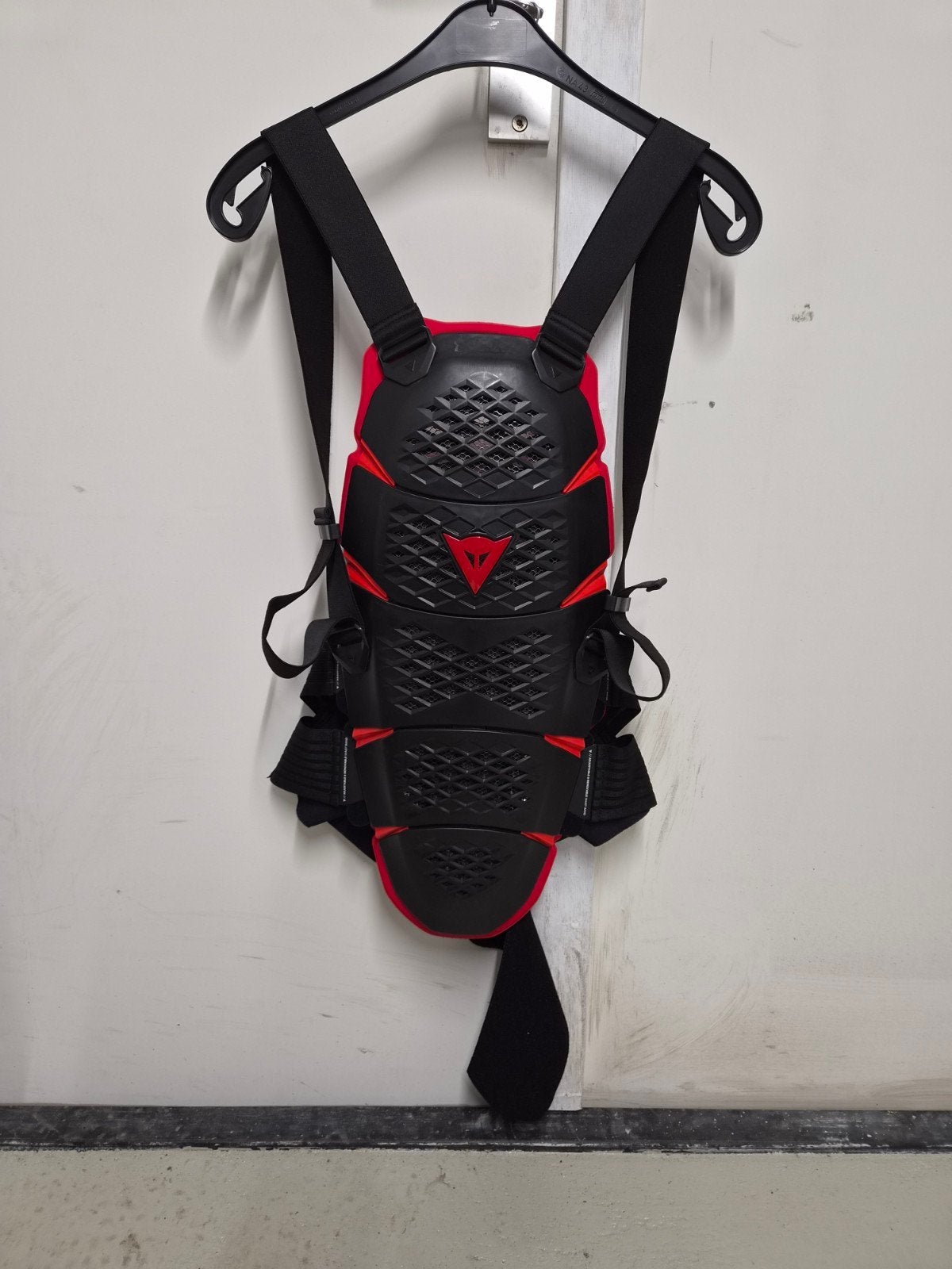 Dainese Motorfiets Rugbeschermer - Zwart/Rood, Dainese, Overige typen, Dames, Ophalen of Verzenden