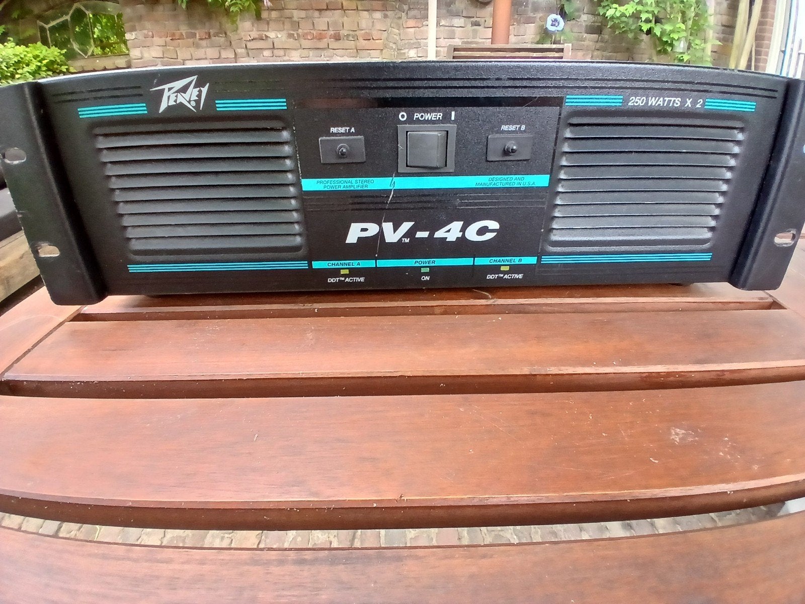Peavey PV-4C PA versterker 2x 250 Watt, Ophalen, Gebruikt, 500 tot 1000 watt