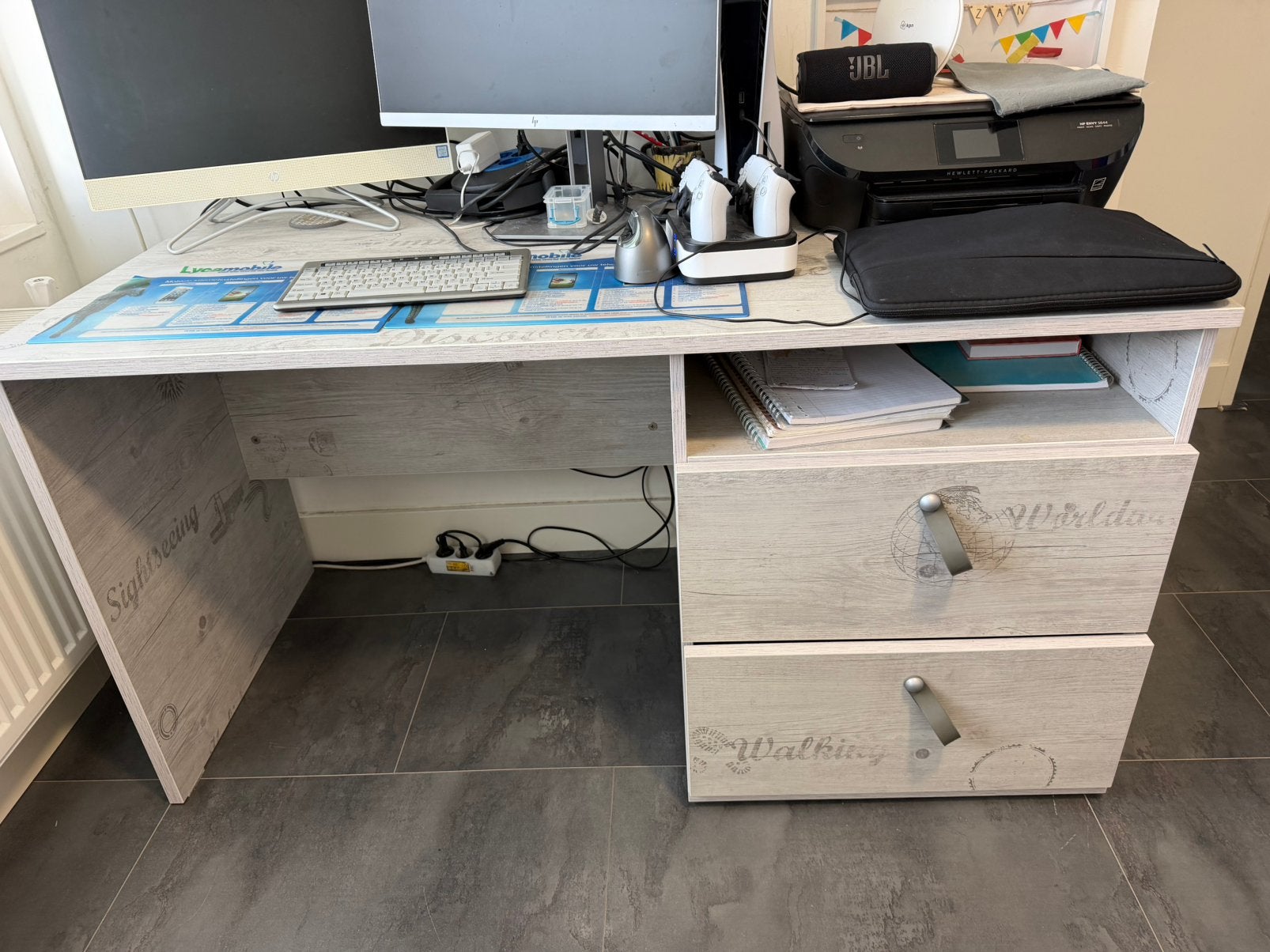 Bureau, Ophalen, 190 cm of minder, Zo goed als nieuw, Grijs