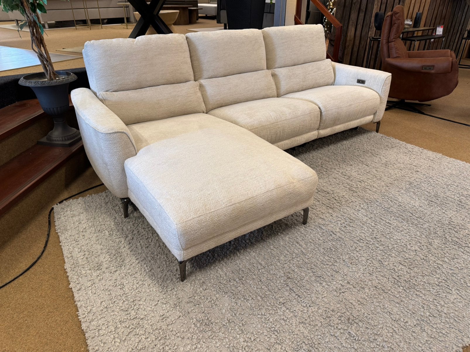 Hoekbank Beige met lounge en elektrisch relaxfunctie E-7388, Ophalen, 250 tot 300 cm, Hoekbank, Mwonenenslapen