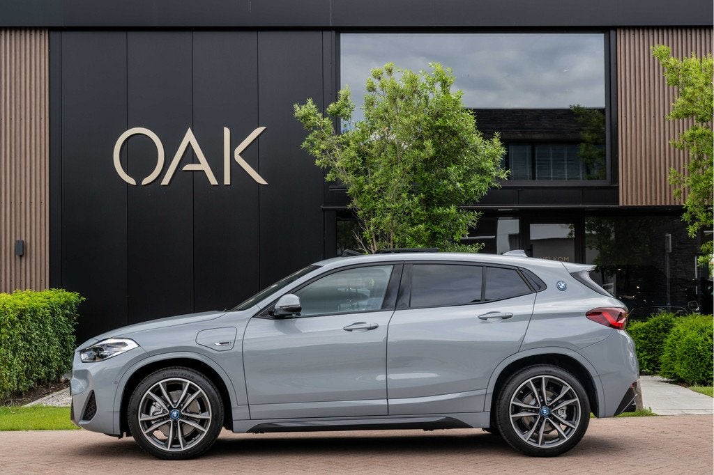 BMW X2 xDrive25e | M-Sport | Navigatie | Panorama | Head-Up, Auto's, BMW, 12 maanden, X2, Gebruikt, Zwart