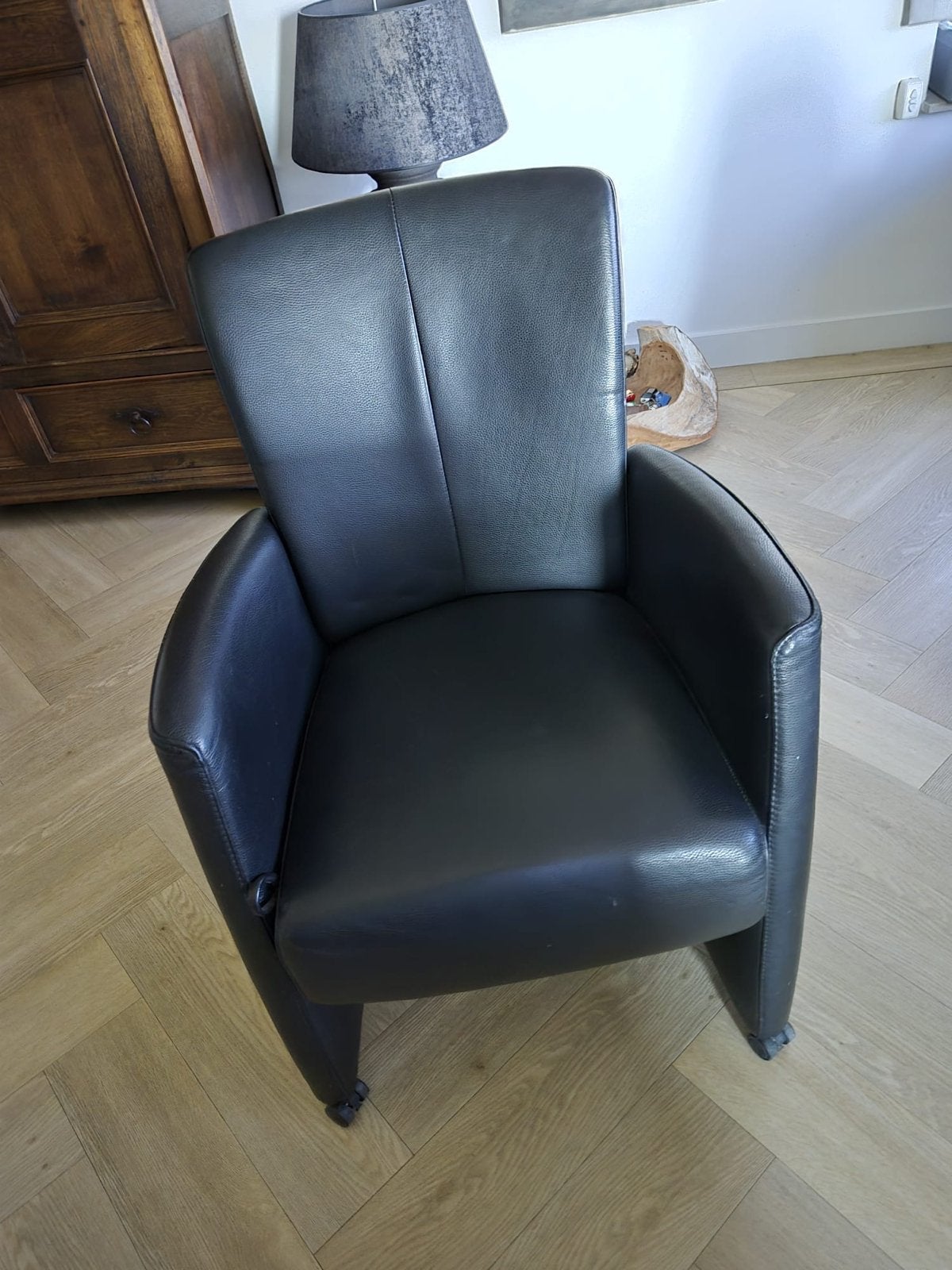 6 Zwarte leren eetkamerstoelen op wieltjes + relaxstand, Ophalen, Zwart, Leer, Zo goed als nieuw