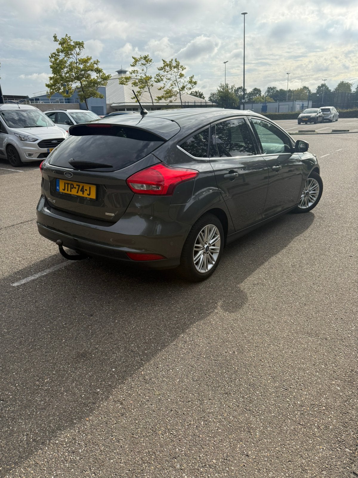 Ford Focus 1.0 Ecoboost 92KW 5D 2018 Grijs/Dealer Onderhoud, Auto's, Dealer onderhouden, Zwart, 1200 kg, Particulier