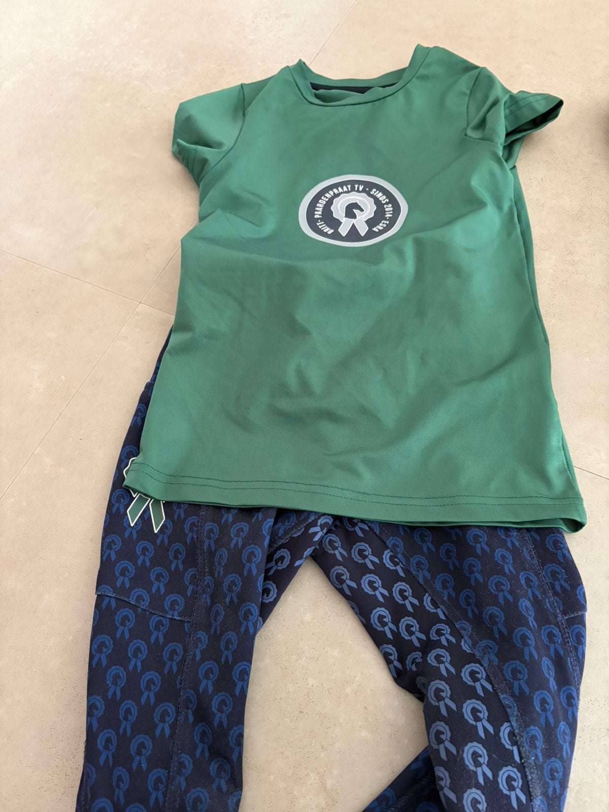 Paardenpraat broek en shirt maat 116, Ophalen of Verzenden, Zo goed als nieuw, Dressuur, Bovenkleding