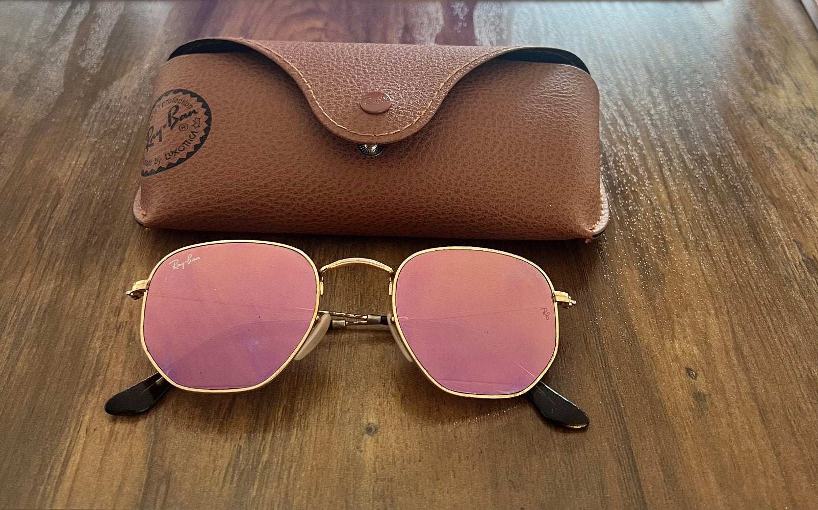 Ray-Ban zonnebril met spiegelend glas en hoesje, Ophalen, Gebruikt, Zonnebril, Ray-Ban