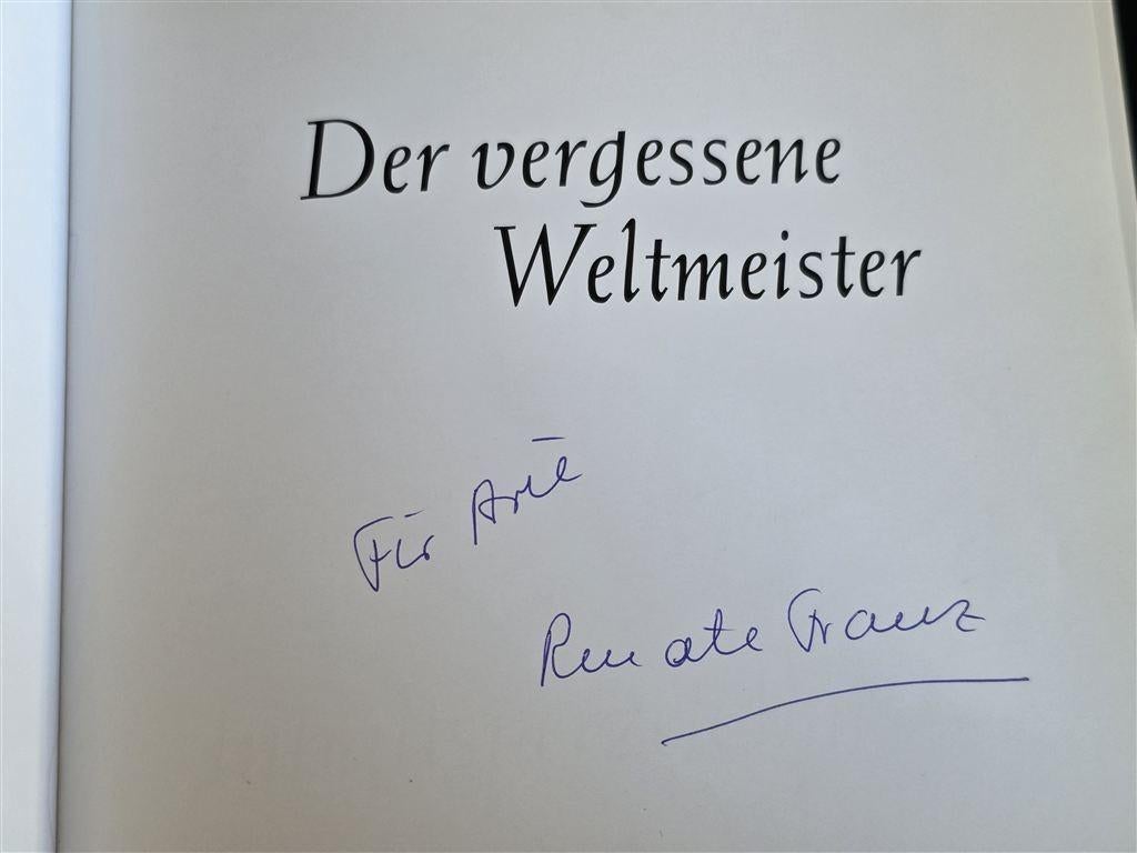 Der Vergessene Weltmeister — Gesigneerd Arie van Houwelingen, Boeken, Sportboeken, Ophalen of Verzenden, Zo goed als nieuw, Watersport en Hengelsport