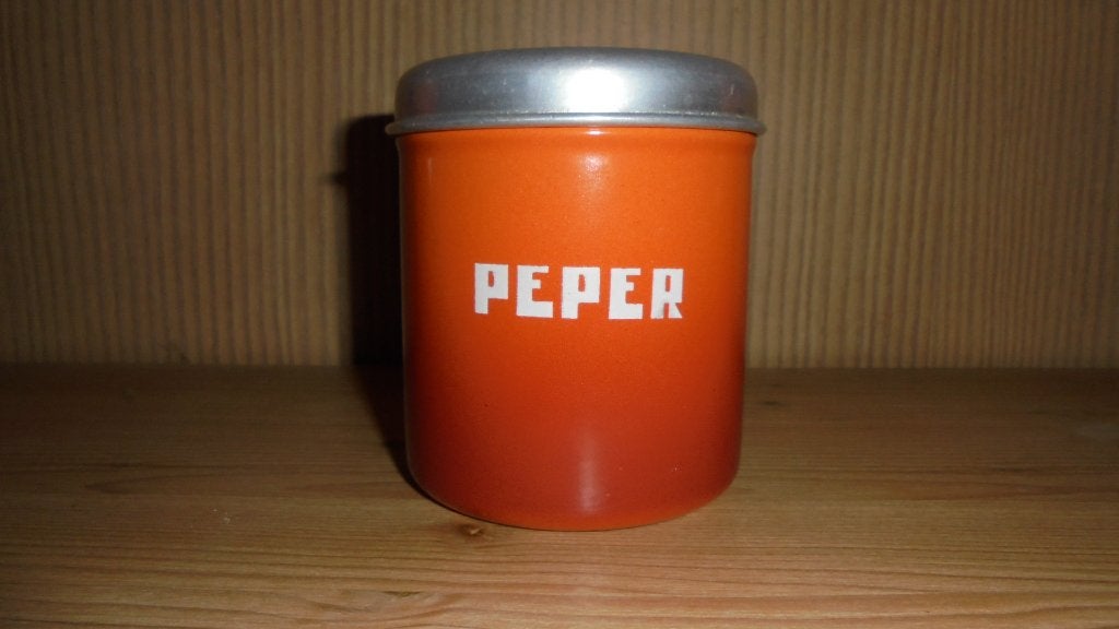 oranjegevlamd emaille peperbusje, Ophalen of Verzenden