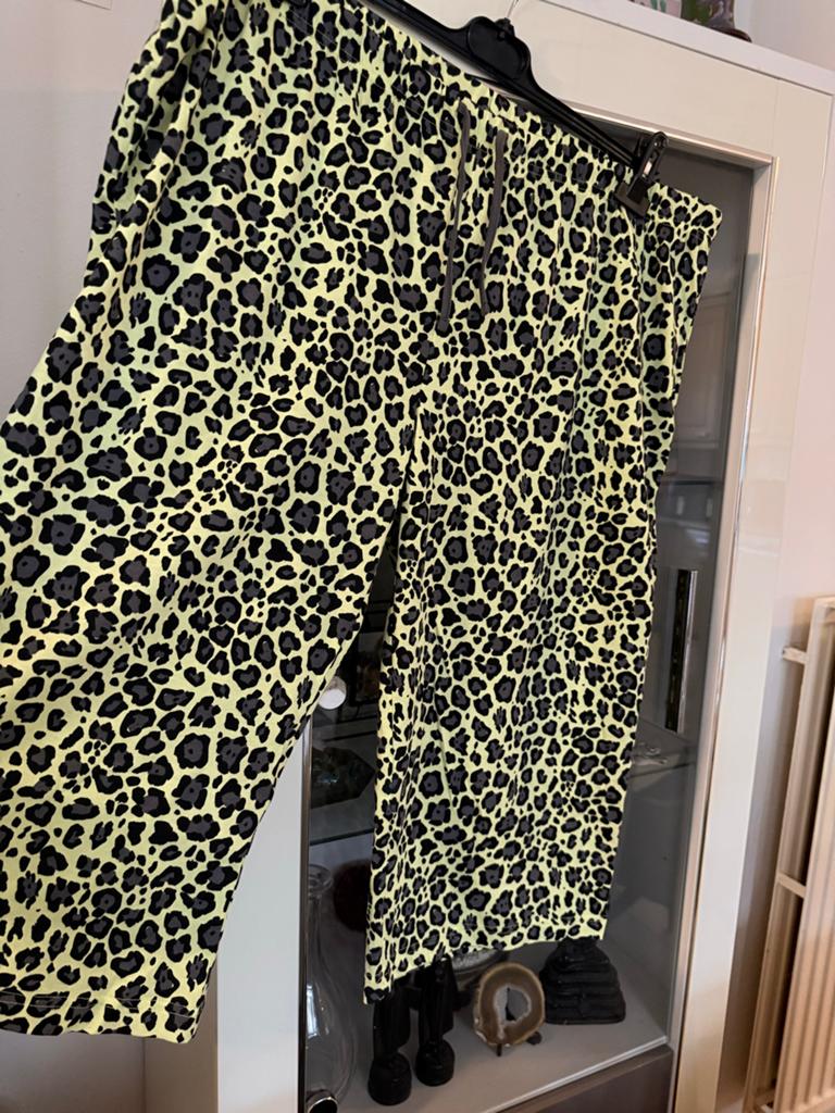 Esmara Driekwart Broek Luipaardprint Maat 52/54 nieuw, Kleding | Dames, Ophalen of Verzenden, Nieuw, Geel, Broek of Spijkerbroek