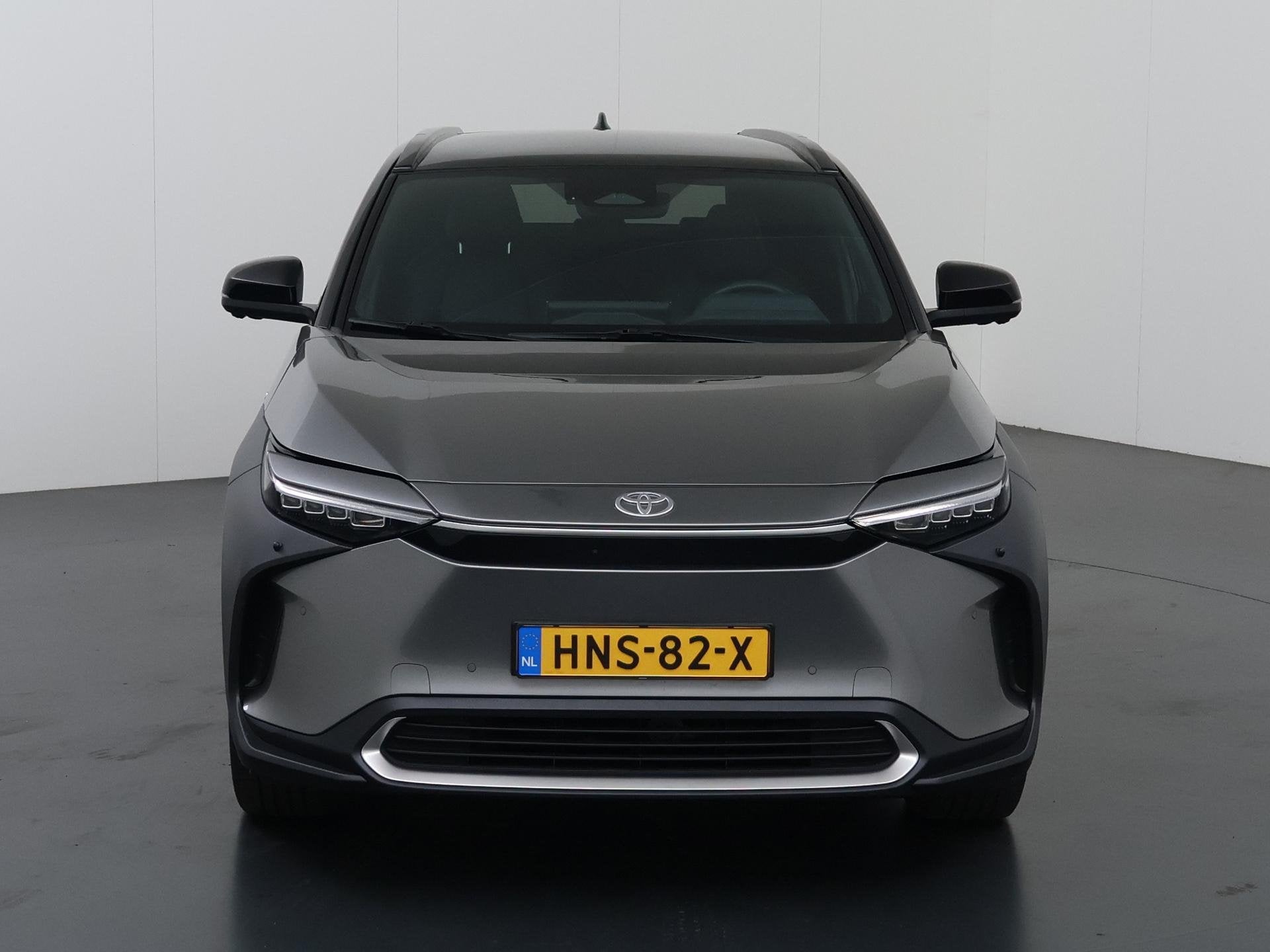 Toyota bZ4X Premium 71 kWh | Panoramadak | Trekhaak | Adapti, Gebruikt, 71 kWh, 204 pk, 405 min