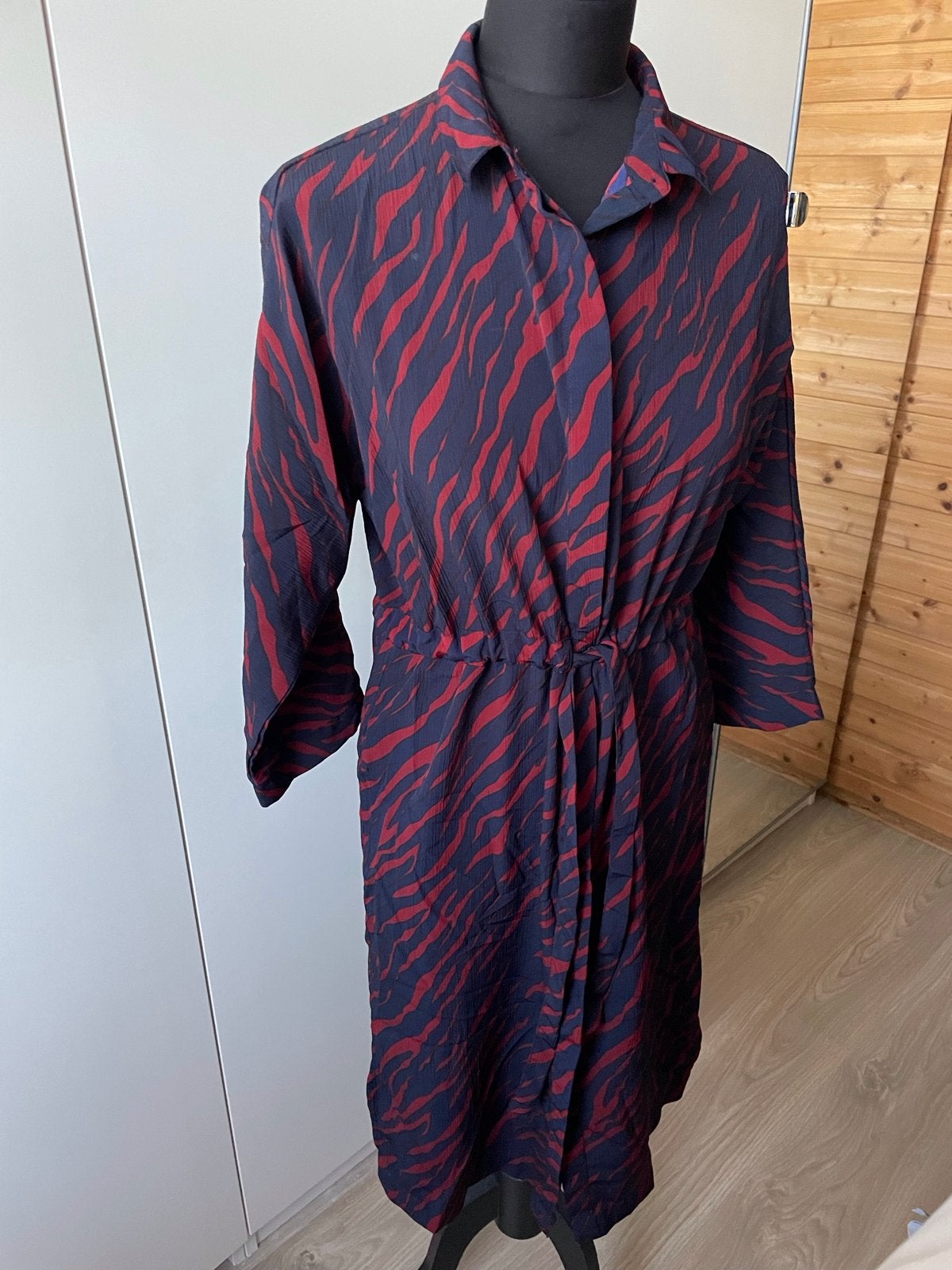 Jurk met zebraprint en strikceintuur Anytime maat 36, Ophalen of Verzenden, Maat 36 (S), Gedragen, Rood