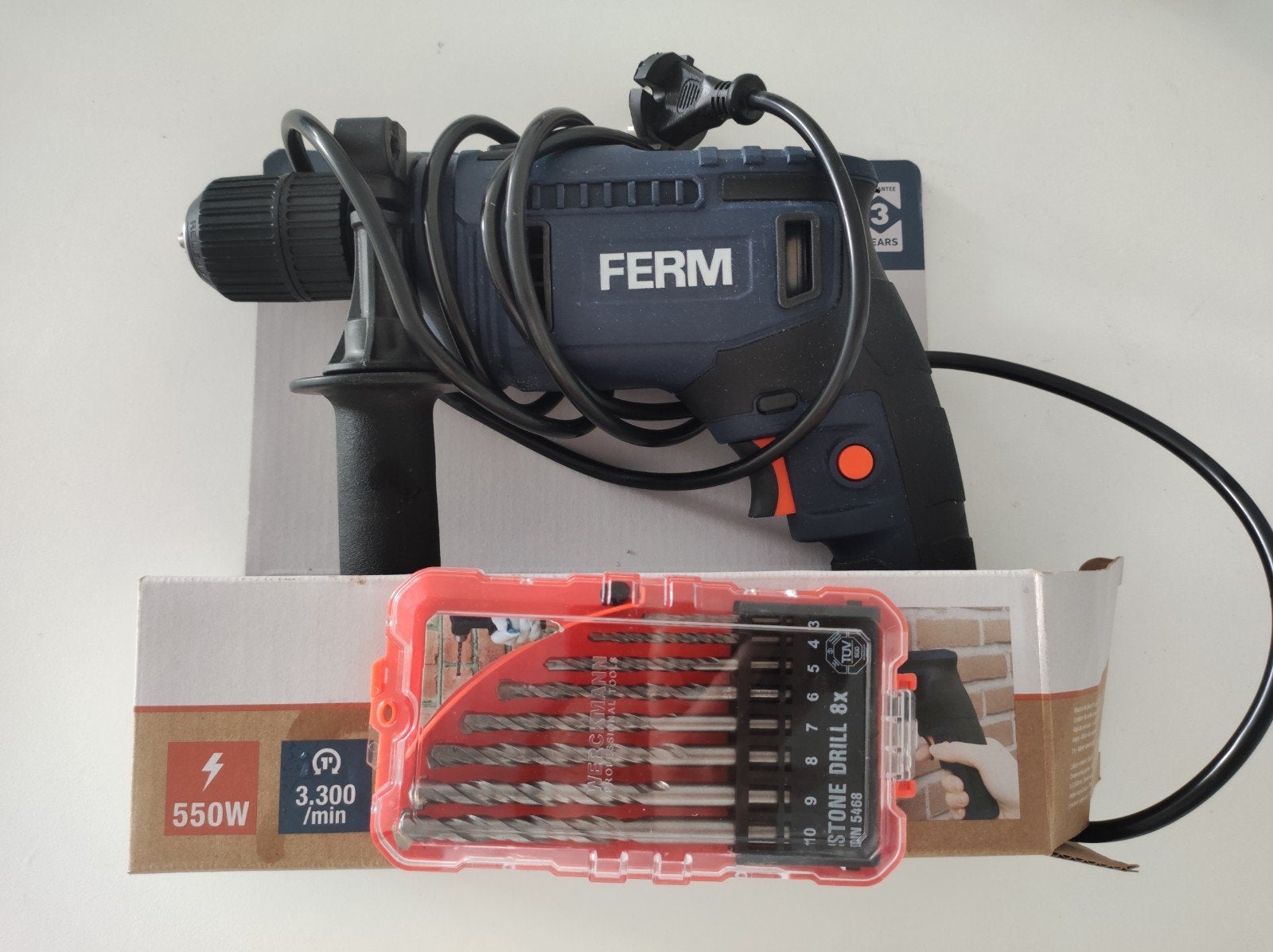 FERM Klopboormachine 550W met nieuwe boorbitset, Zo goed als nieuw, Klopboormechanisme, 400 tot 600 watt, Ophalen