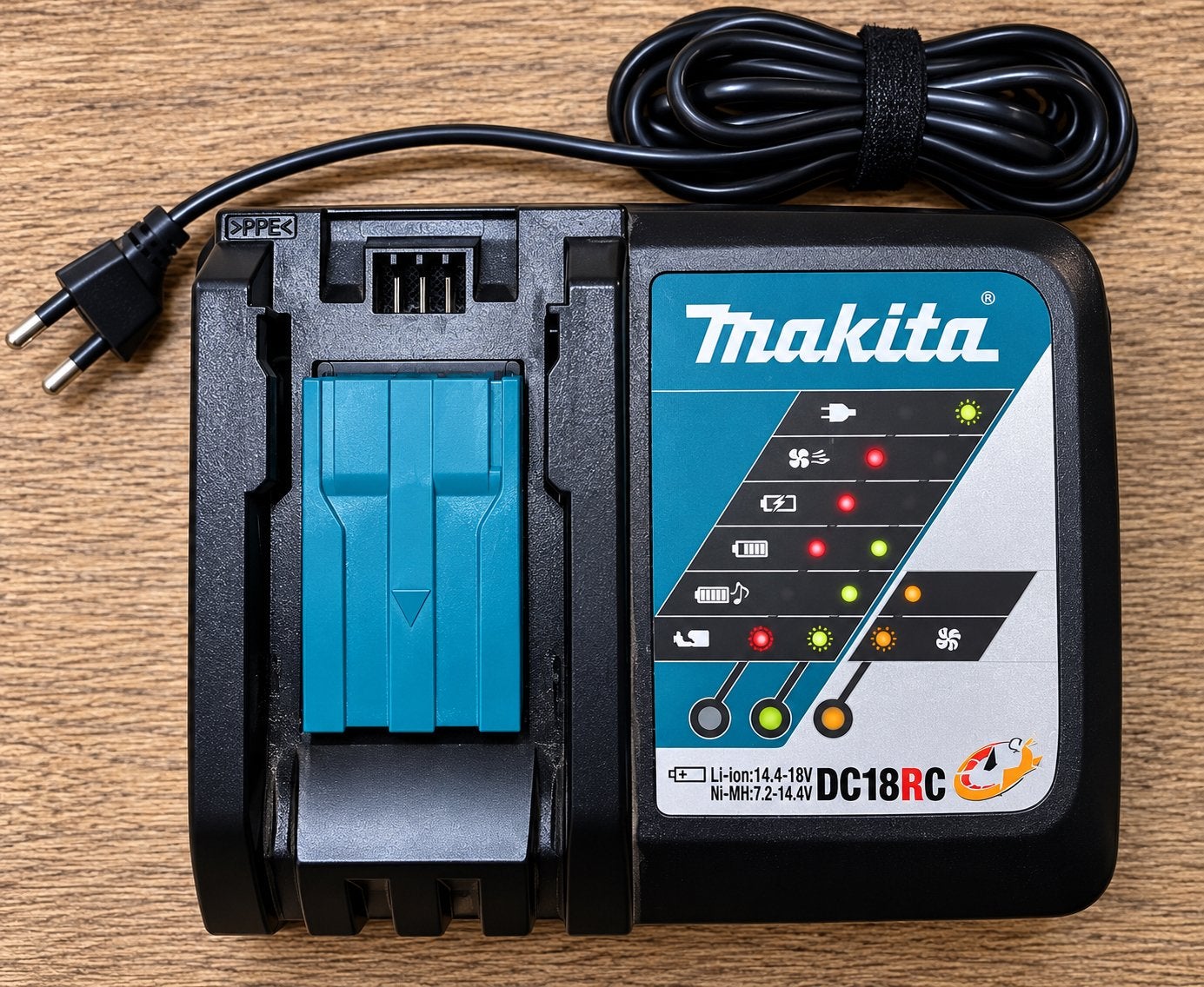 Makita DC18RC Snellader voor Li-ion/Ni-MH accu's, Ophalen of Verzenden, Zo goed als nieuw