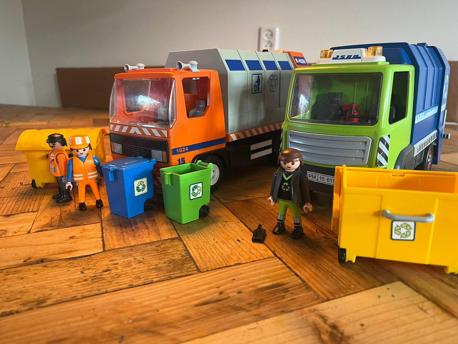 Playmobile 4418 en 6110 | vuilnisauto’s, Kinderen en Baby's, Gebruikt, Complete set, Voertuig, Ophalen of Verzenden