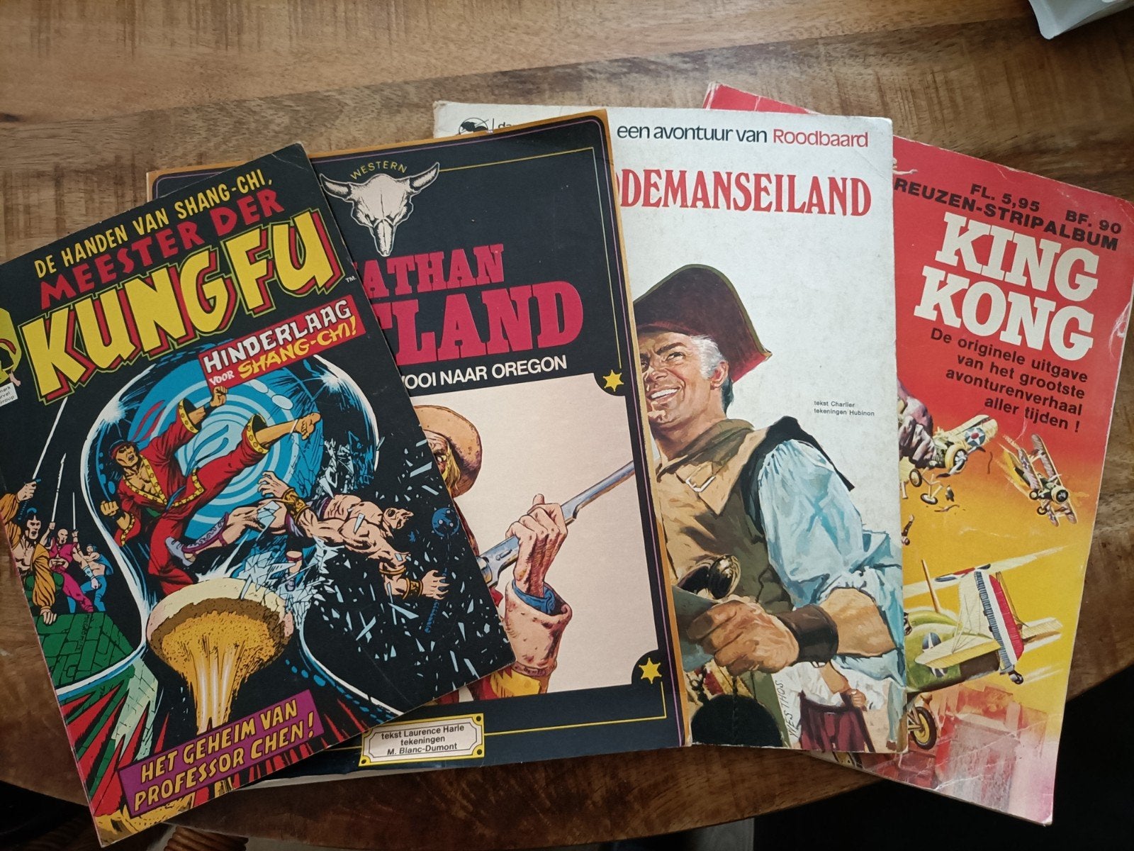 set stripboeken, Kung Fu, Roodbaard, Cartland en king kong, Boeken, Meerdere stripboeken, Ophalen of Verzenden, Gelezen
