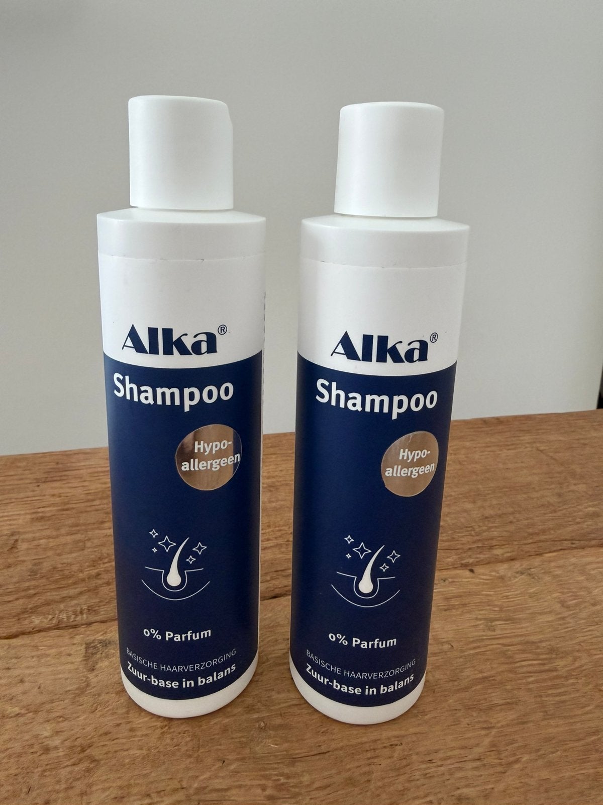 Alka shampoo (2x), Verzenden, Zo goed als nieuw, Shampoo of Conditioner