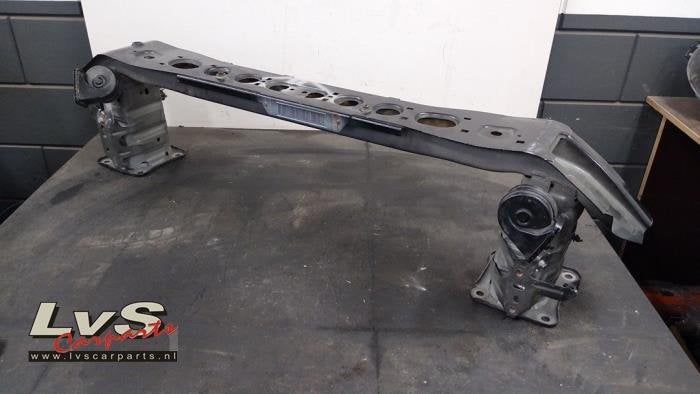 Bumperframe voor van een Ford C-Max, Gebruikt, -, -, Ophalen of Verzenden