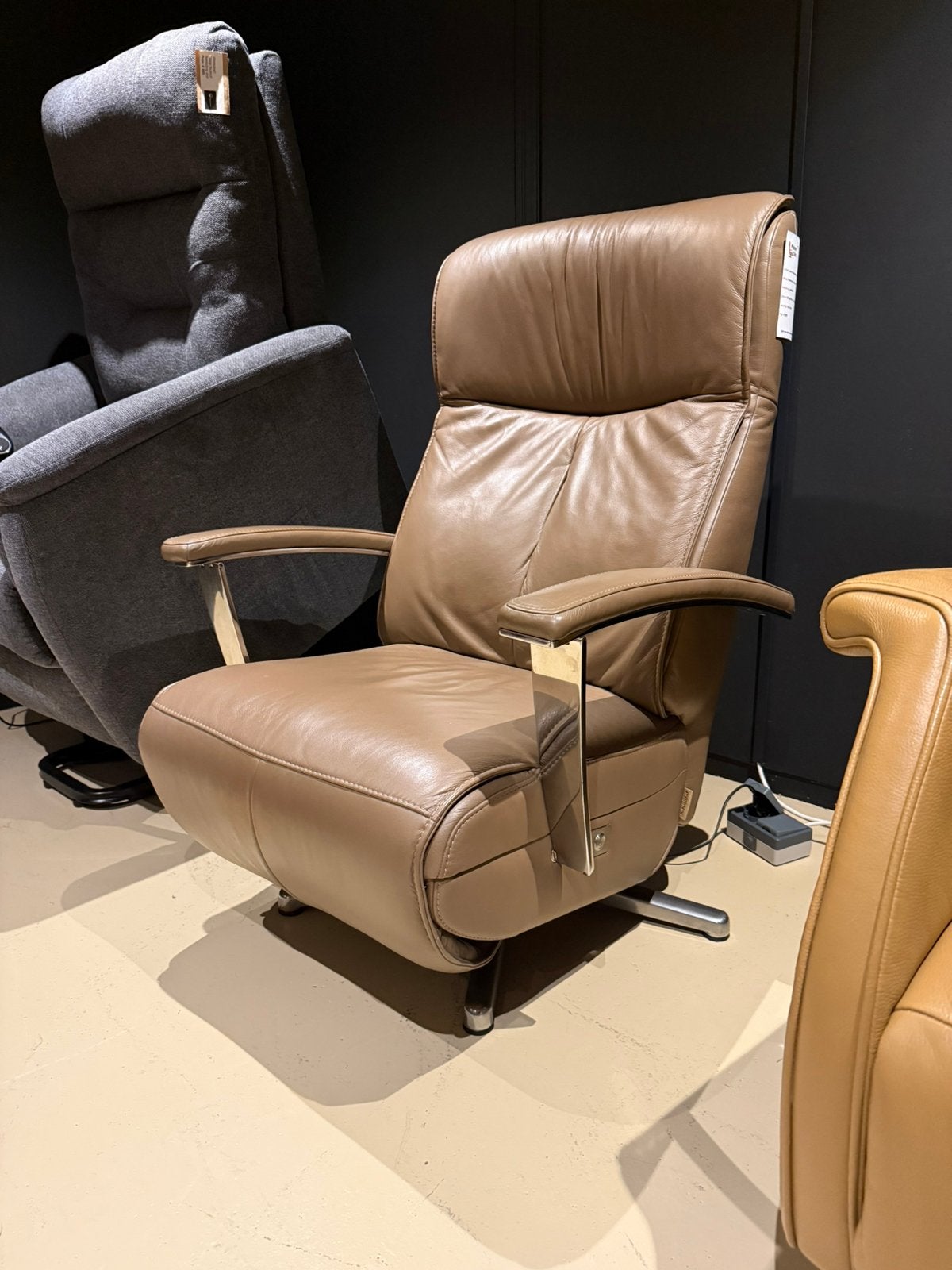 Bijna nieuwe Velderhof Prominent relaxfauteuil maat S, Huis en Inrichting, Fauteuils, ., 75 tot 100 cm, Ophalen of Verzenden, Leer