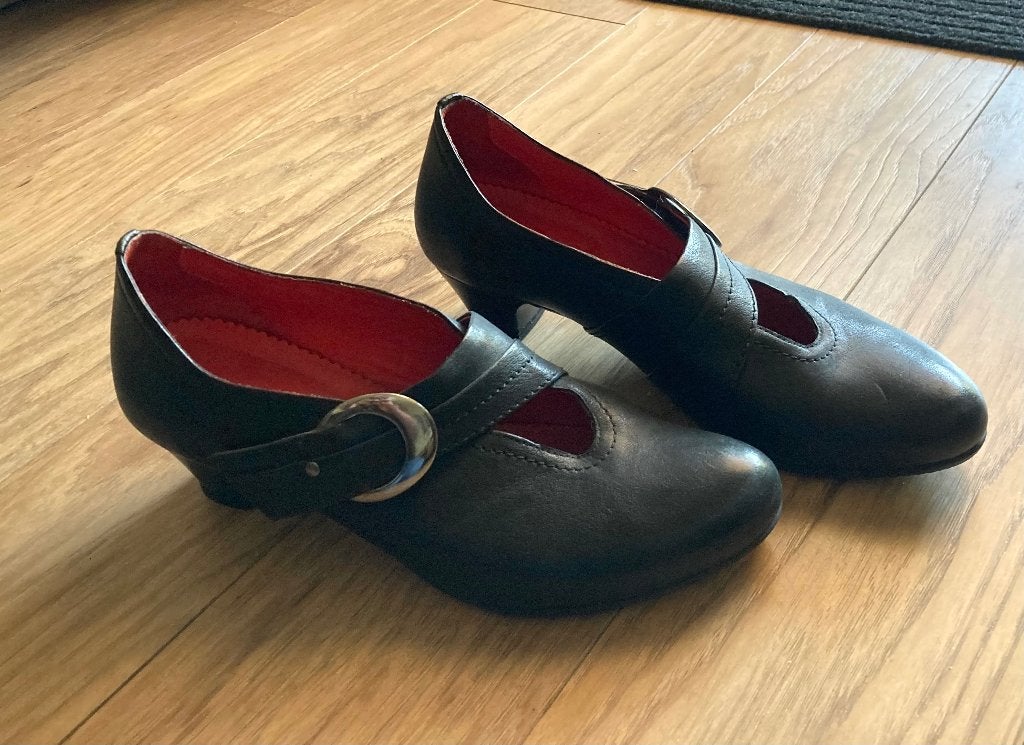 Prachtige zwarte leren pumps van Vabeene mt. 39 1/2, Pumps, Zwart, Ophalen of Verzenden, Zo goed als nieuw
