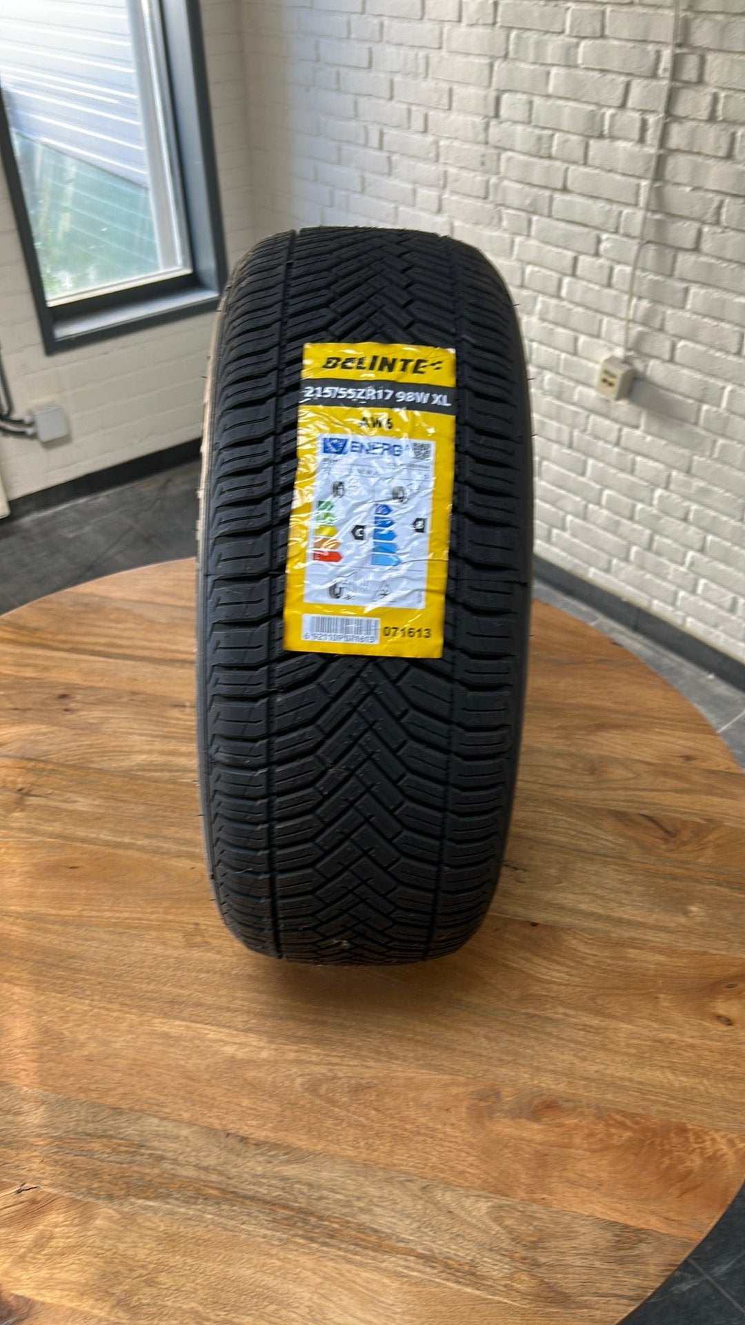 Autoband - Delinte 215/55zr17 98w xl, 215 mm, Nieuw, 17 inch, Ophalen of Verzenden