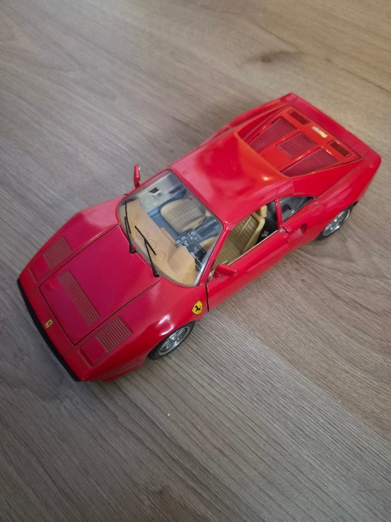 Ferrari 288 GTO uit 1984 (1:18), Verzenden, Zo goed als nieuw, Auto, Bburago