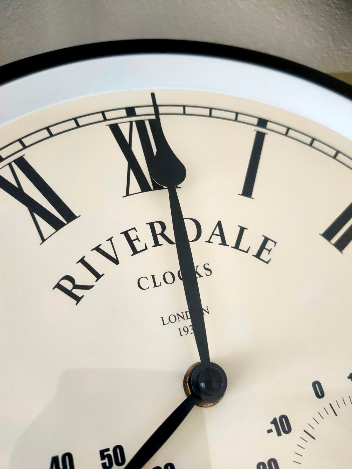 Riverdale wandklok, Ophalen, Zo goed als nieuw, Wandklok