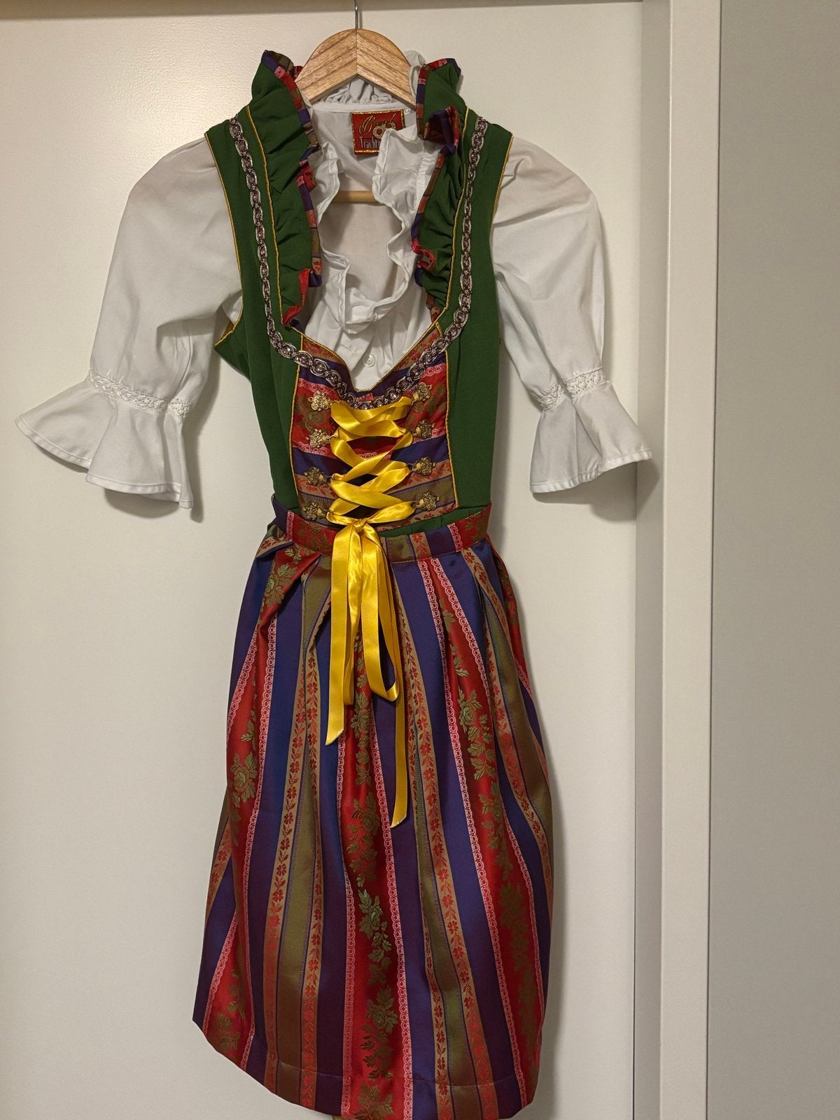 Traditionele Dirndl, Overige typen, Meerkleurig, Ophalen of Verzenden, Zo goed als nieuw