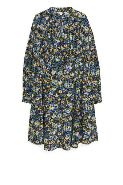 Arket Bloemenjurk - Zwart met blauwe en gele bloemen, Maat 38/40 (M), Meerkleurig, Ophalen of Verzenden, Zo goed als nieuw
