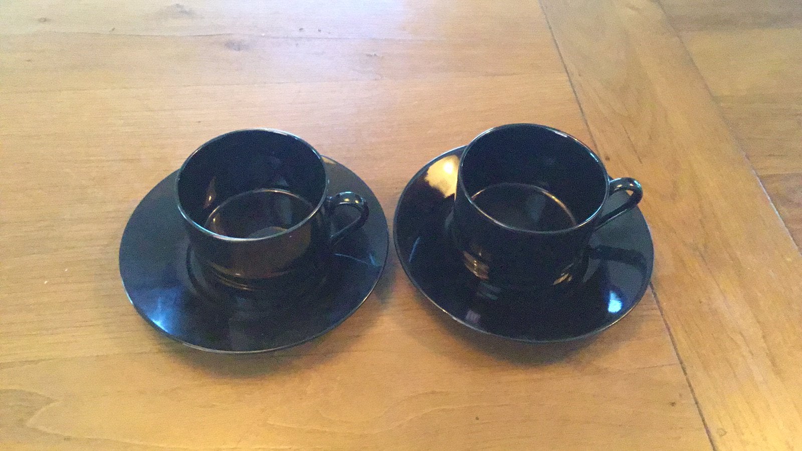 Taitu 2 kop en schotels, Huis en Inrichting, Keuken | Servies, Ophalen of Verzenden, Zo goed als nieuw, Overige stijlen, Kop(pen) en/of Schotel(s)