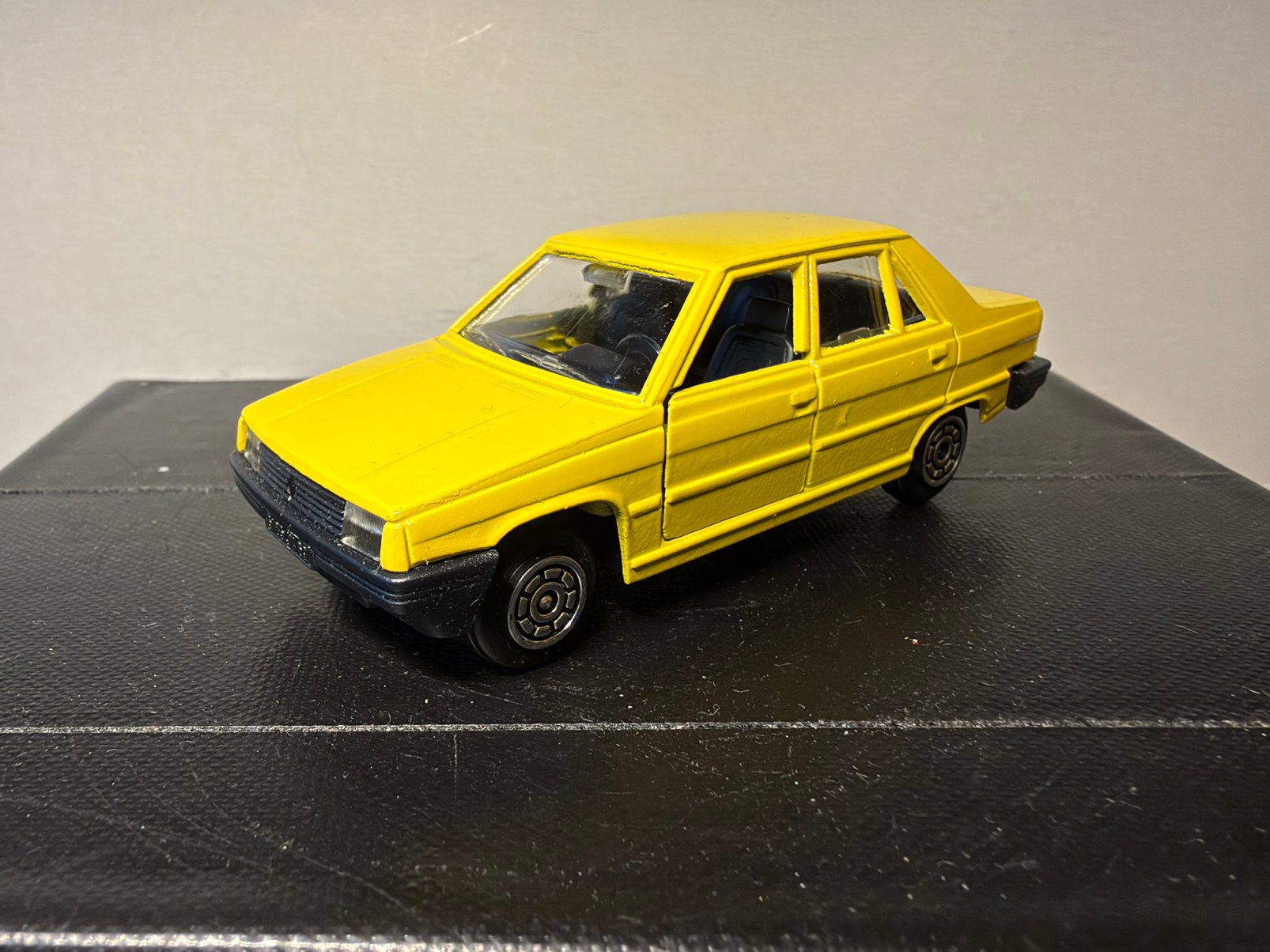 Renault 9    Norev, Ophalen of Verzenden, Zo goed als nieuw, Auto, Norev