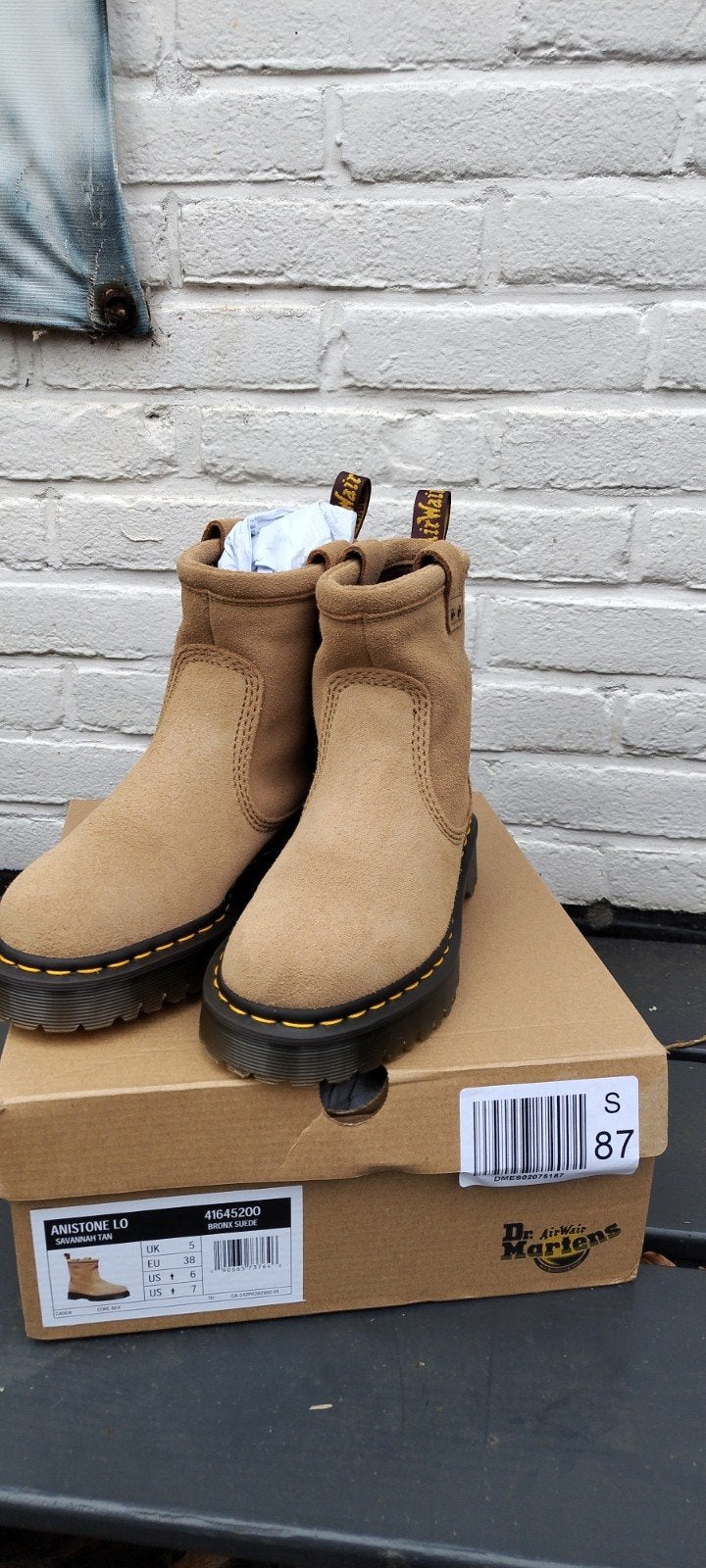 Mooie  nieuwe dr.Marten boots, Beige, Lage of Enkellaarzen, Nieuw, Ophalen of Verzenden