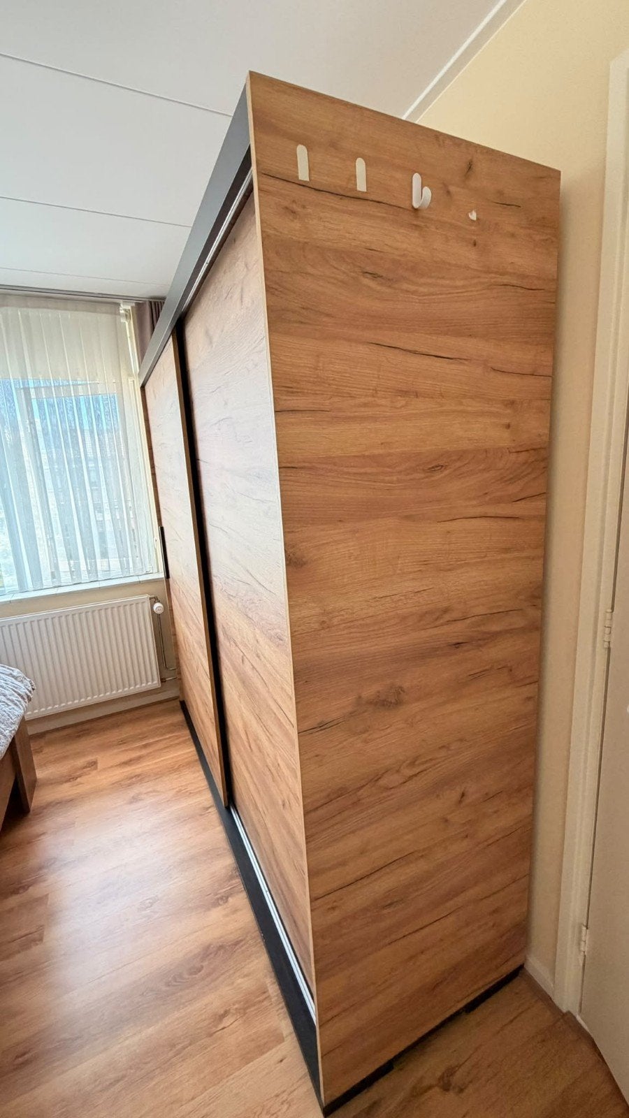 Kledingkast met schuifdeuren en houtlook, Ophalen, Gebruikt, 200 cm of meer, Met plank(en)