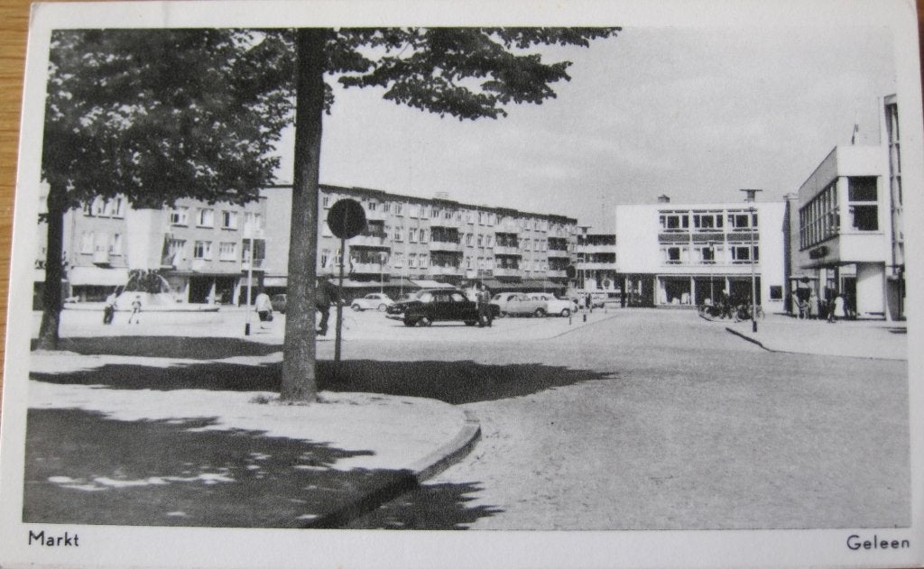 Markt in Geleen - 1959, Ophalen of Verzenden, 1940 tot 1960, Gelopen, Limburg