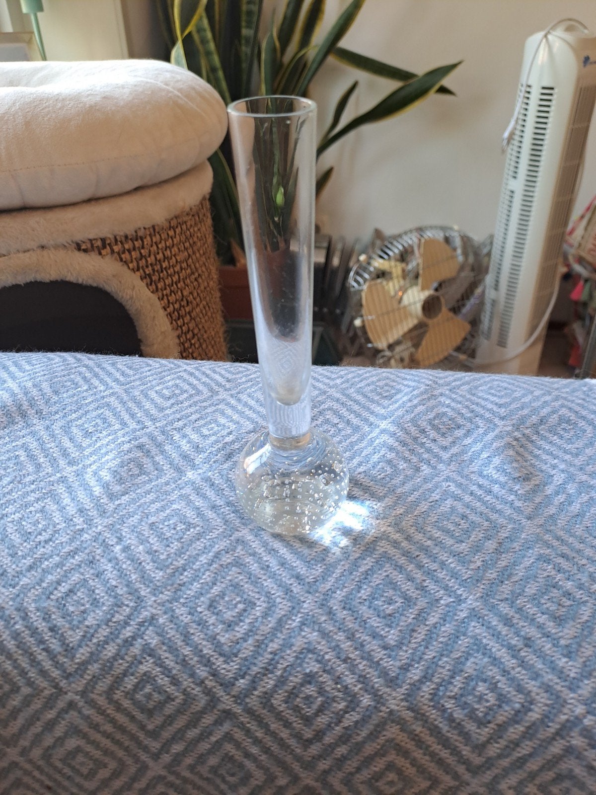 Glazen vaasje met bubbels in de voet, Ophalen of Verzenden