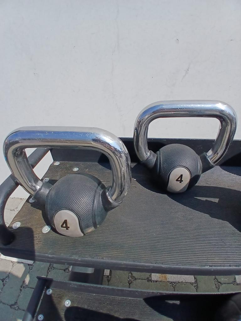 Technogym Kettlebells ! Nieuwste model!!, Ophalen, Zo goed als nieuw, Kettlebell