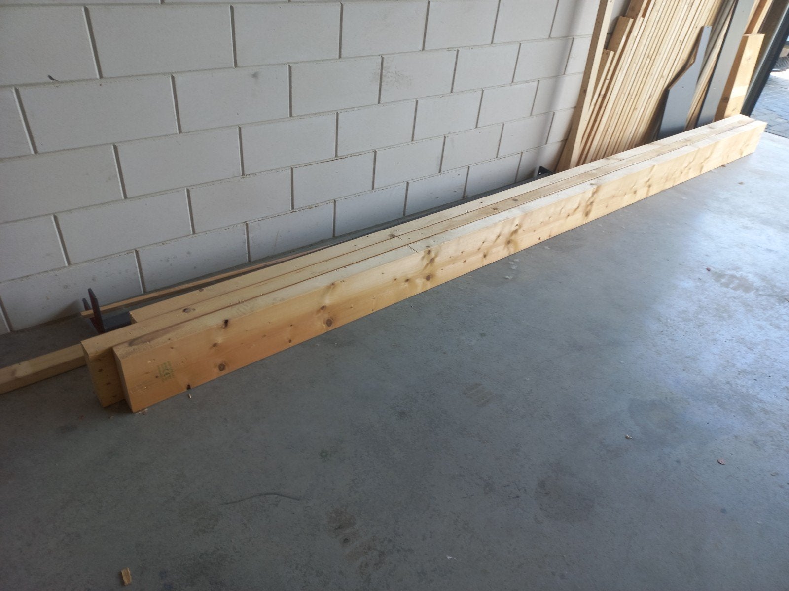 2x houten balk, 4,5mtr, Doe-het-zelf en Verbouw, Hout en Planken, Ophalen, Gebruikt, Balk, Vuren