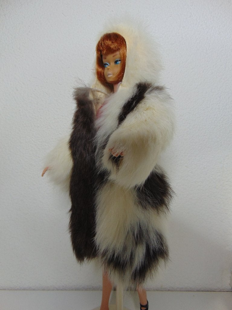 Prachtige lange Barbie echte bont mantel Mattel, Ophalen of Verzenden, Gebruikt, Kleertjes