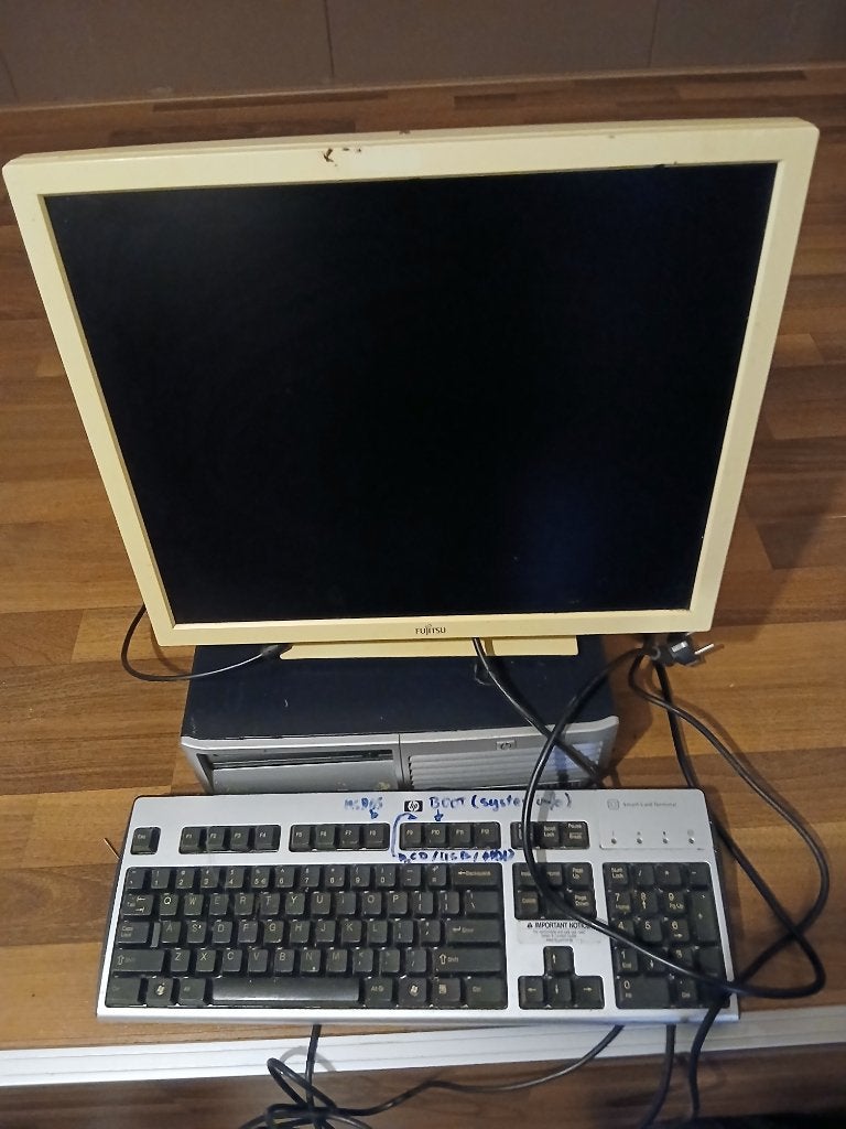 Pentium II, 64 GB of meer, HDD, Met monitor, Minder dan 2 Ghz