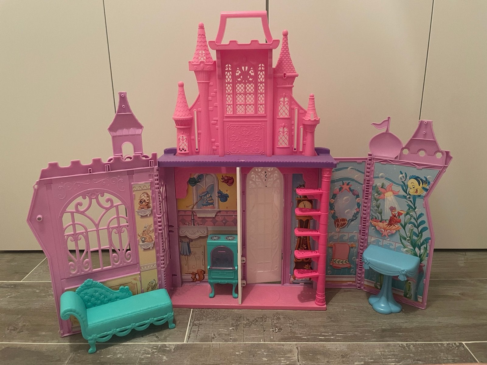 Barbiehuis - Roze Kasteel Speelhuis met Accessoires, Ophalen of Verzenden, Gebruikt, Meisje