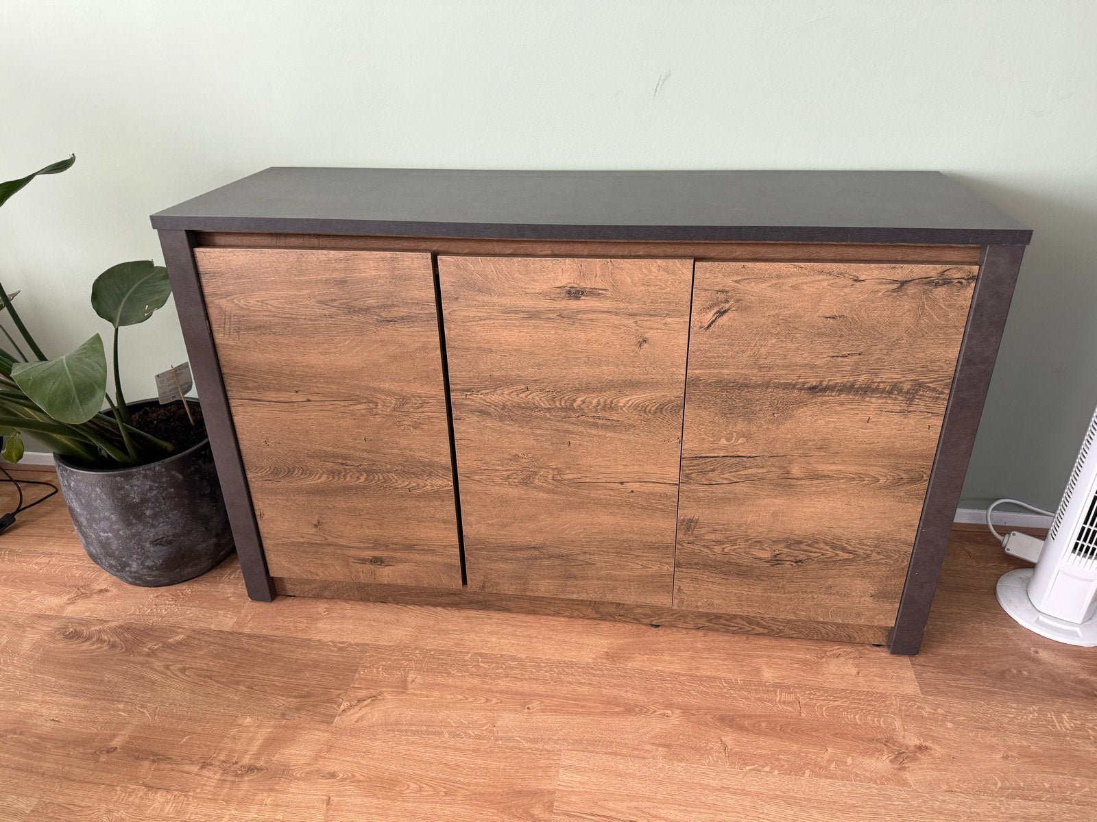 Montana dressoir/kastje met 3 deuren - 130,5x43x80 cm, Ophalen, Gebruikt, 100 tot 150 cm, Montana