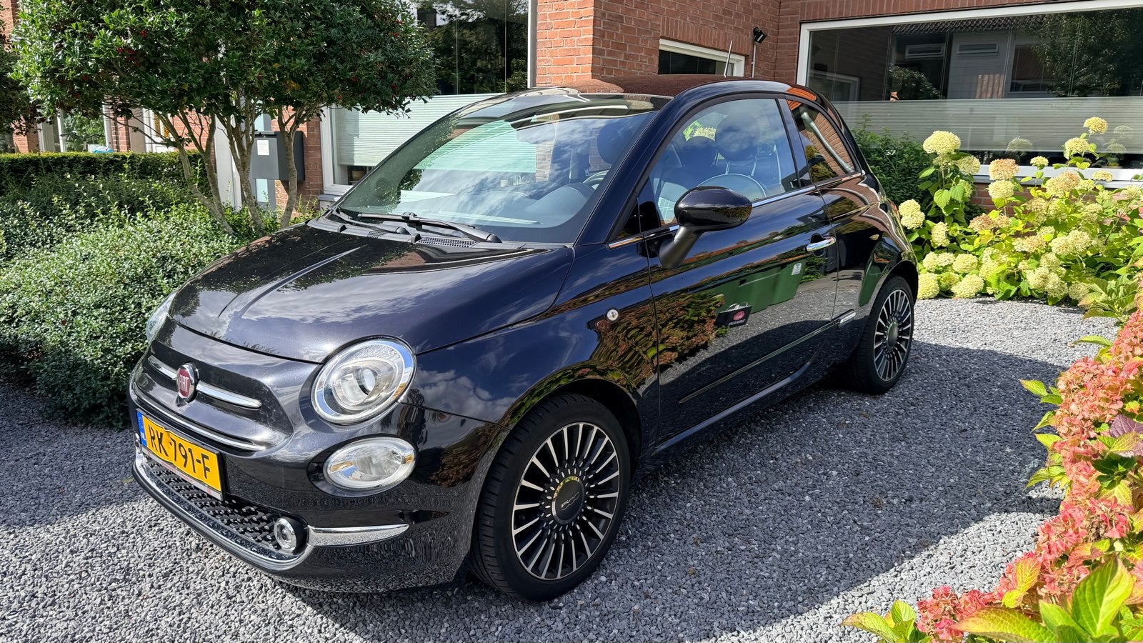 Fiat 500 Twinair Turbo 80pk 2017 Zwart, Auto's, Voorwielaandrijving, Stof, Origineel Nederlands, USB
